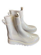 These are Dolce Vita Tropic H2O Rain Boots (9)