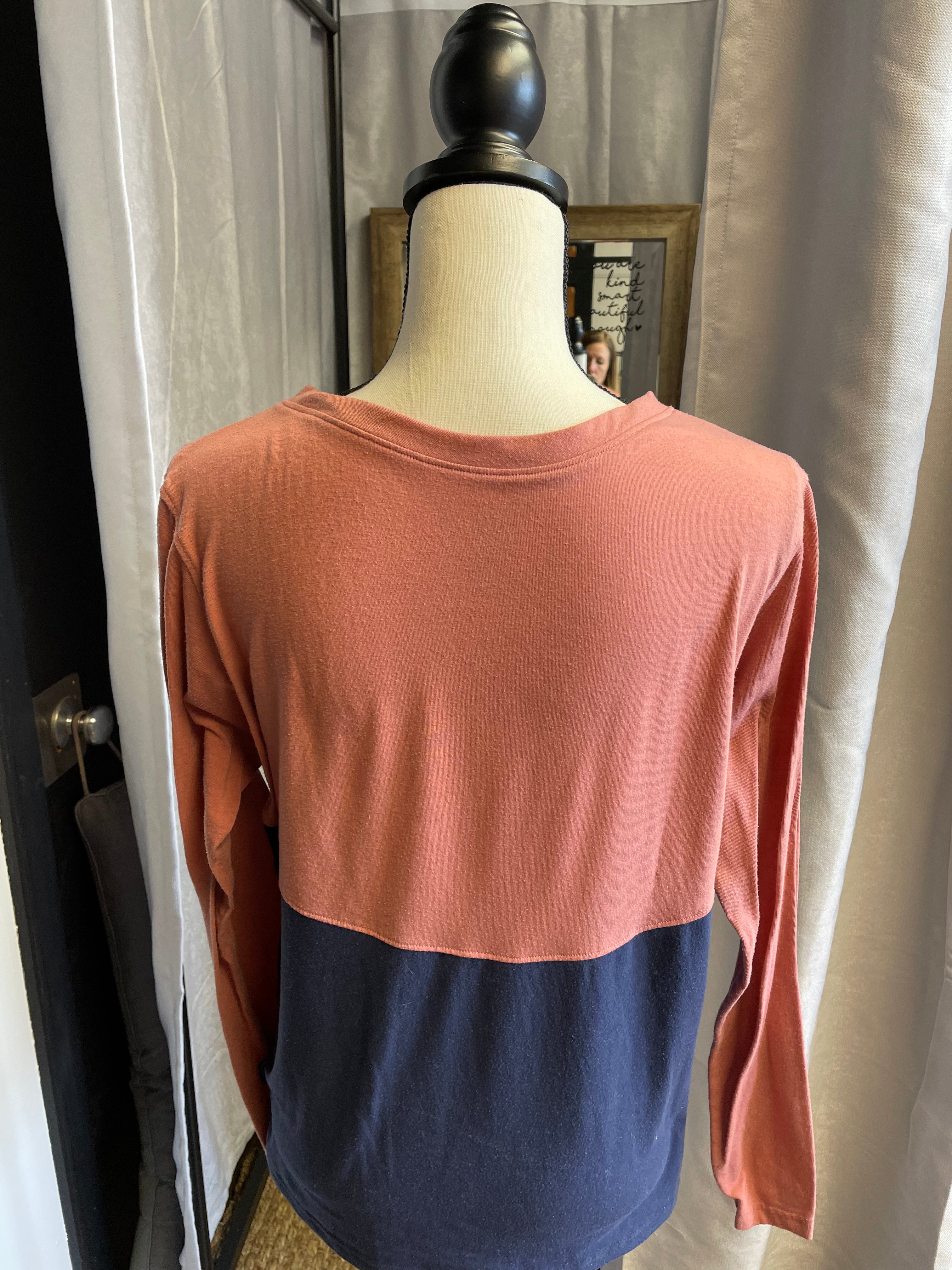 FLEO Long Sleeved Knit Shirt (S)