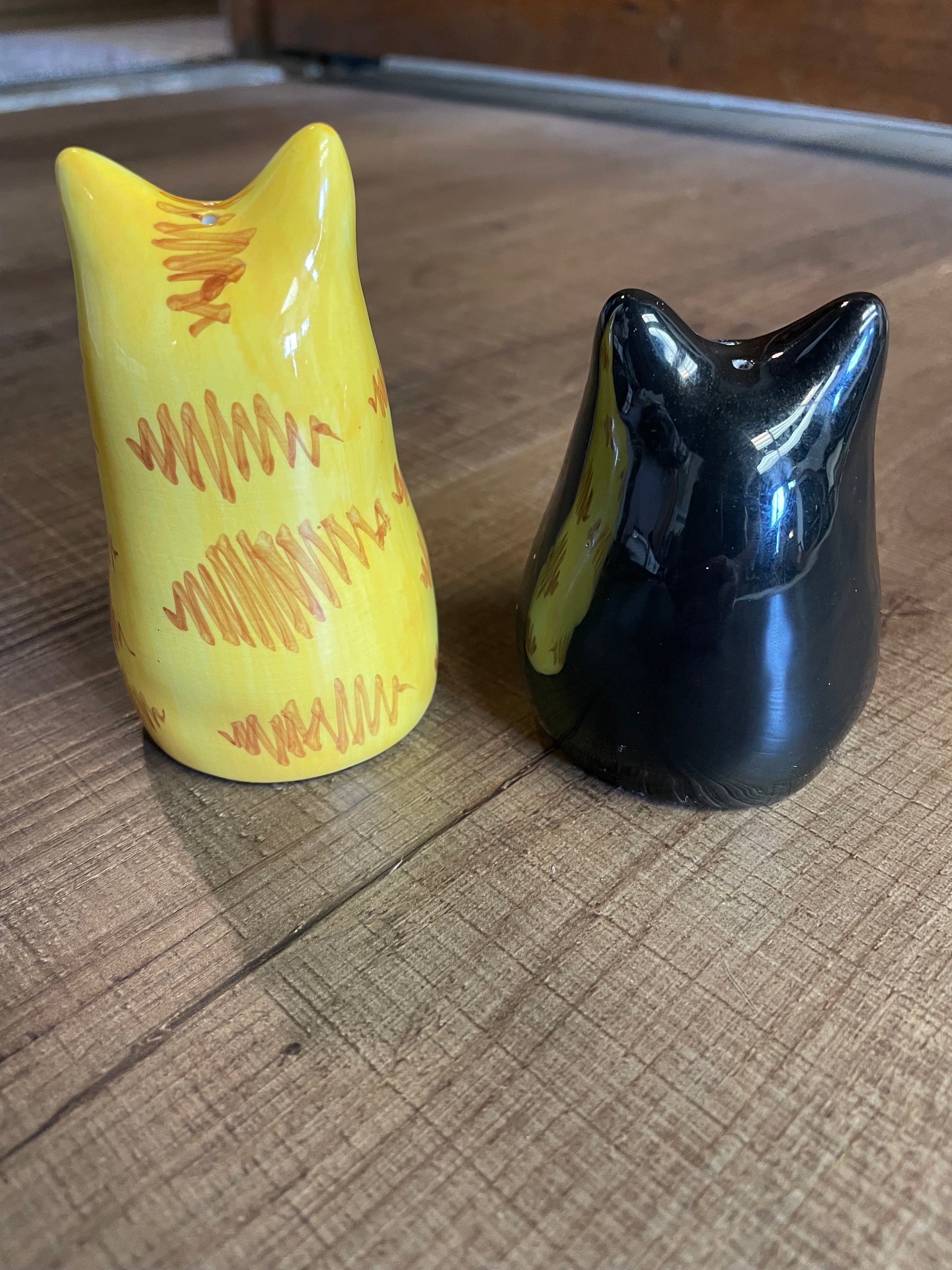 Cat Salt & Pepper Shakers
