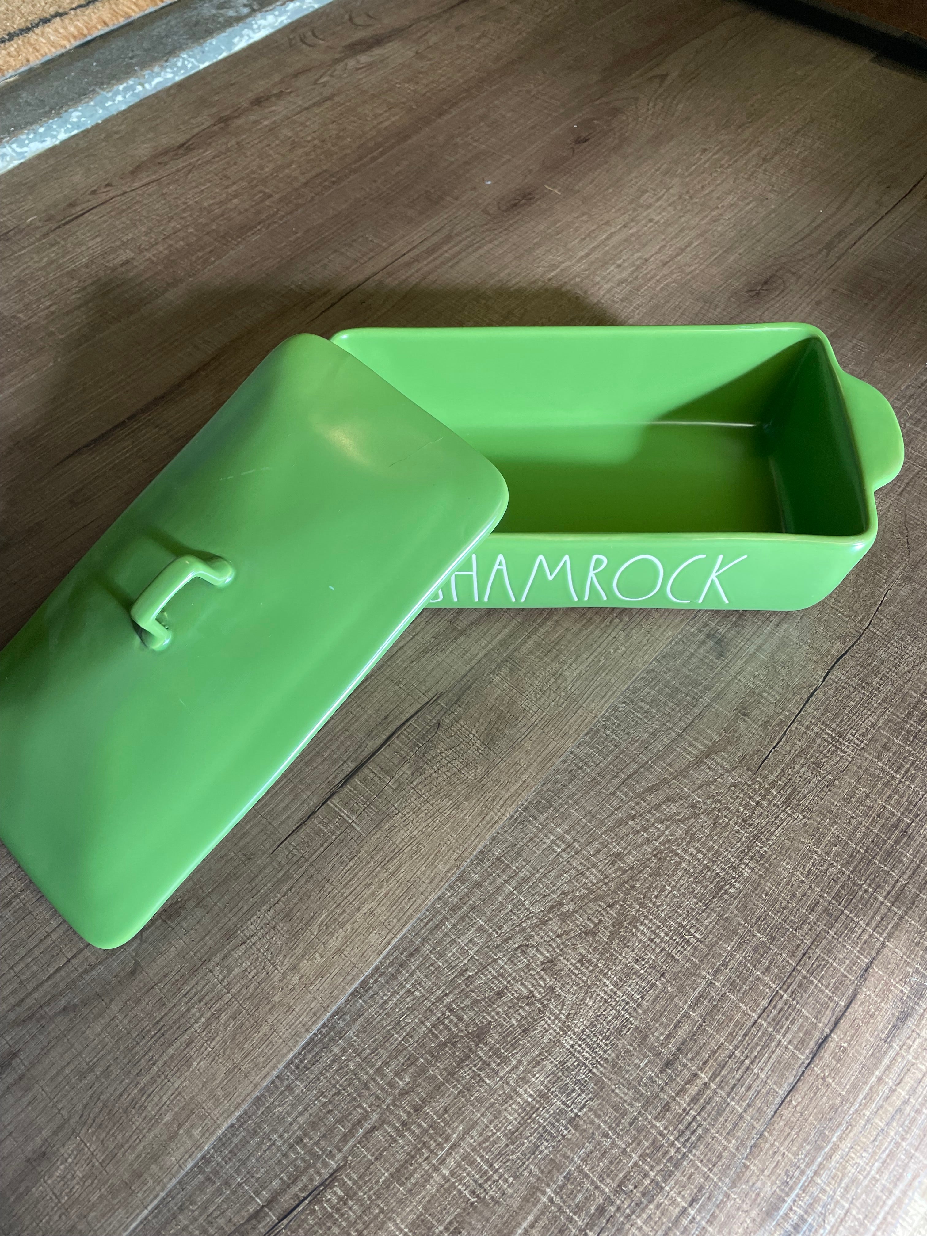 Rae Dunn Artisan Collection Covered Backing Dish