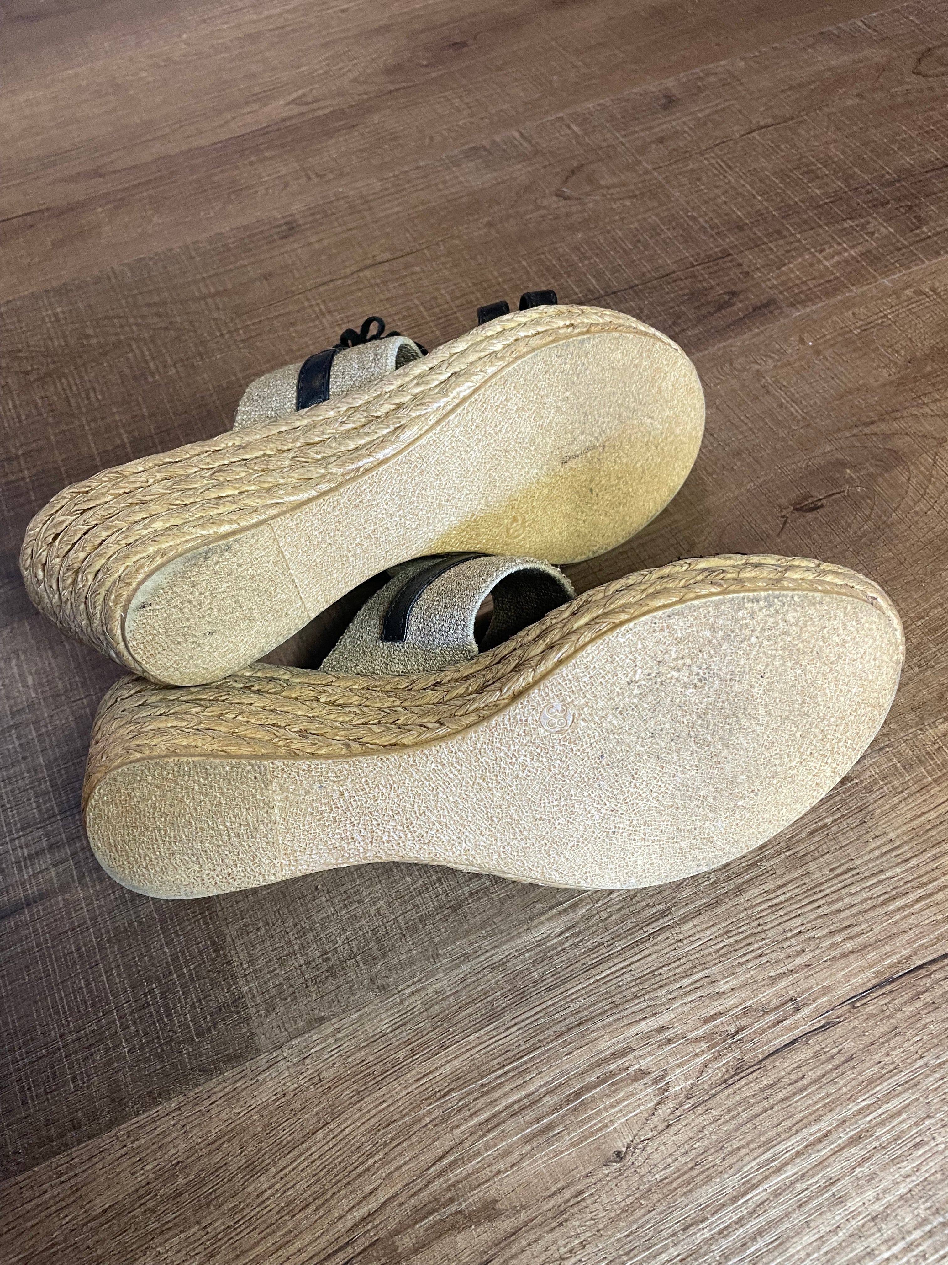 Azura Aketi Black Wedge Sandal (7.5-8)