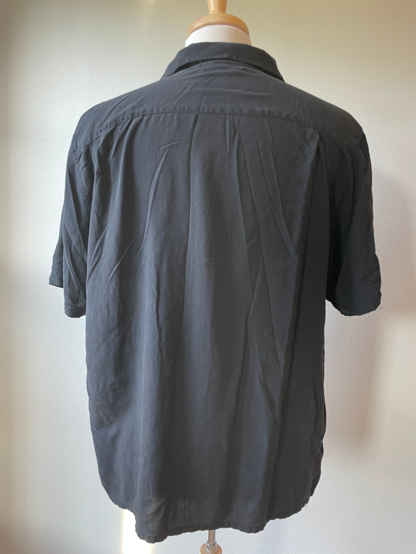 Axist Silk Touch Black Men's Button Down (XL)