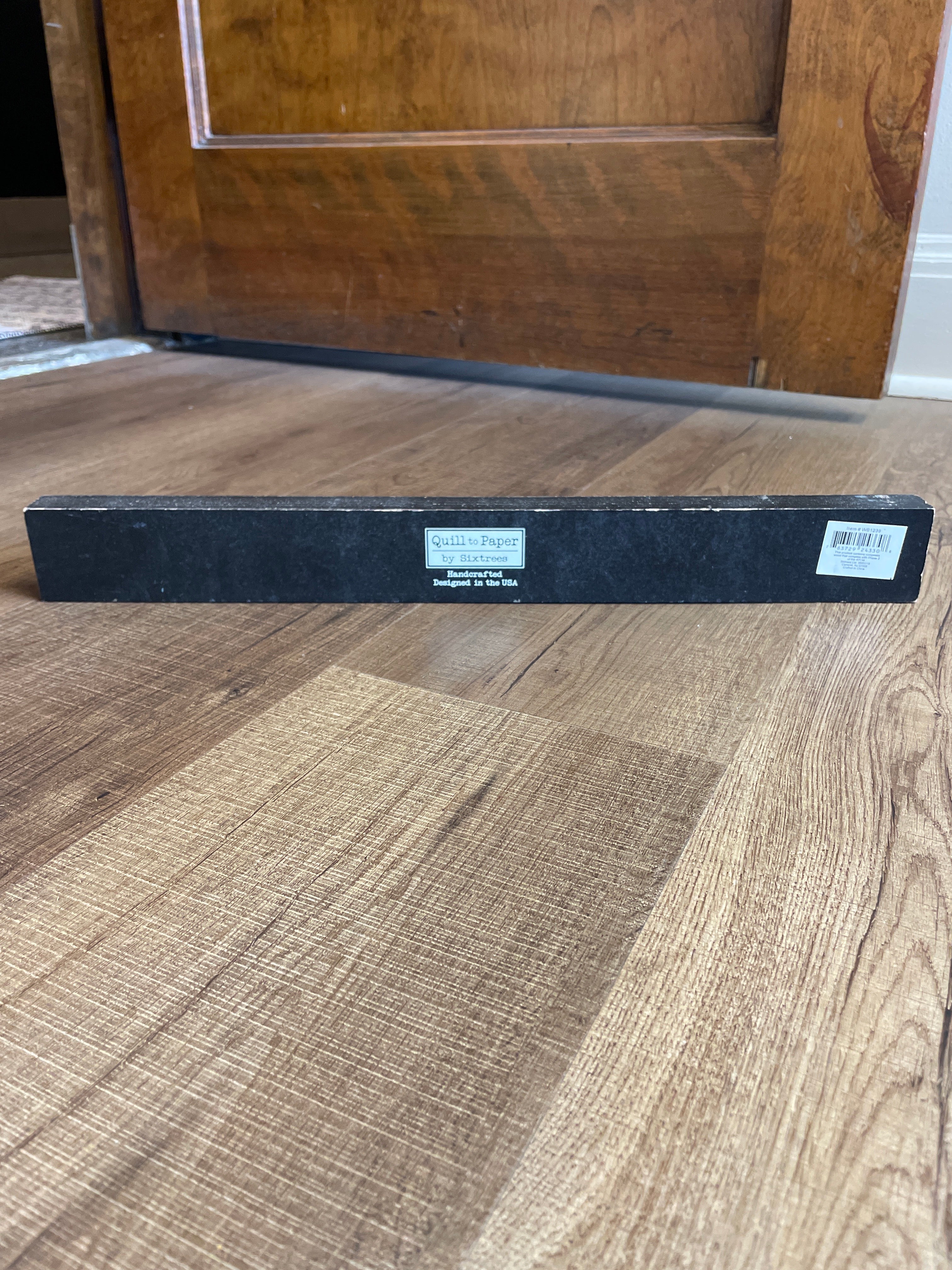 "I Don't Work Here. I'm a Consultant" Wood Plaque