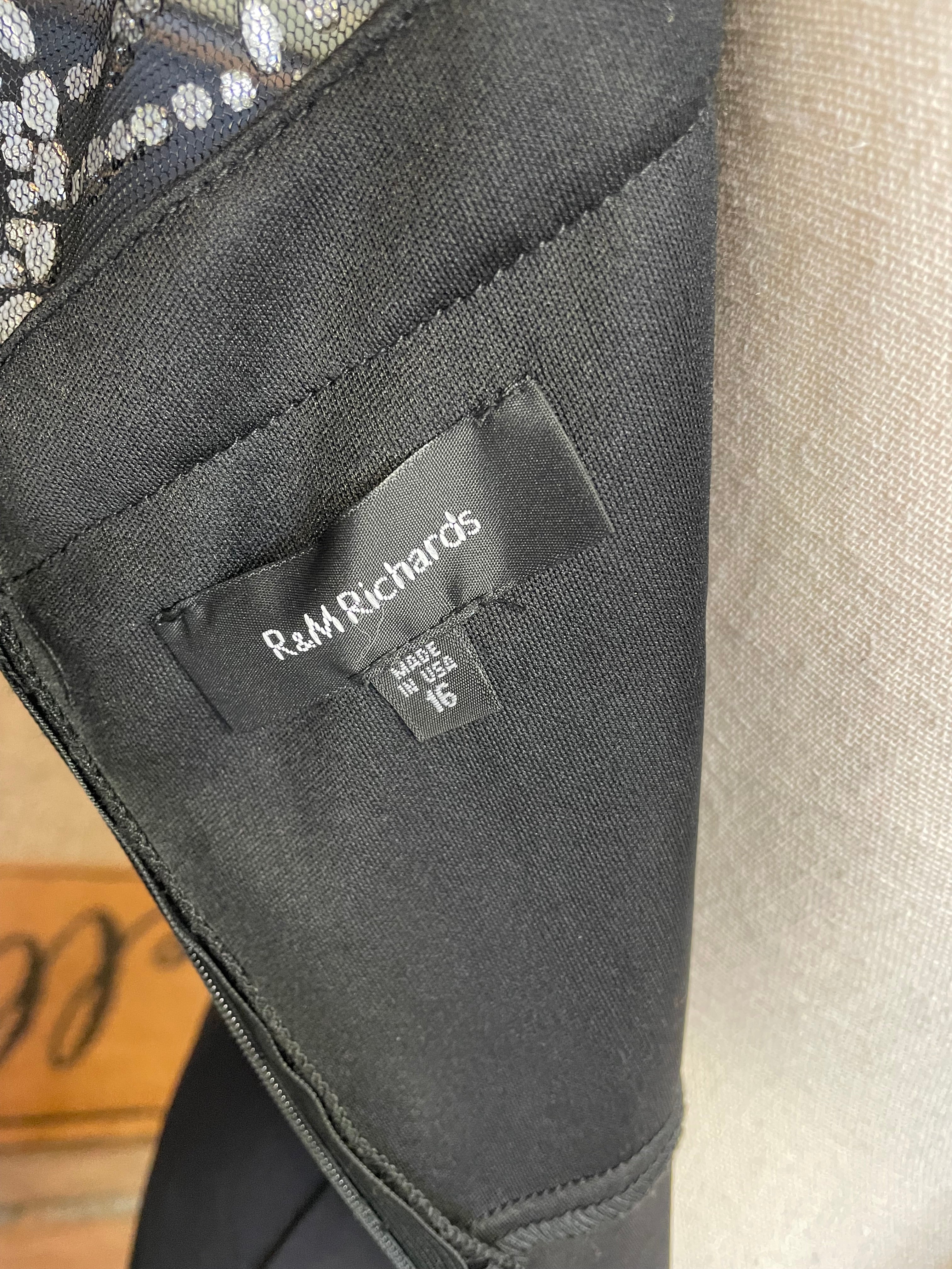 R&M Richards Black Gown (16)