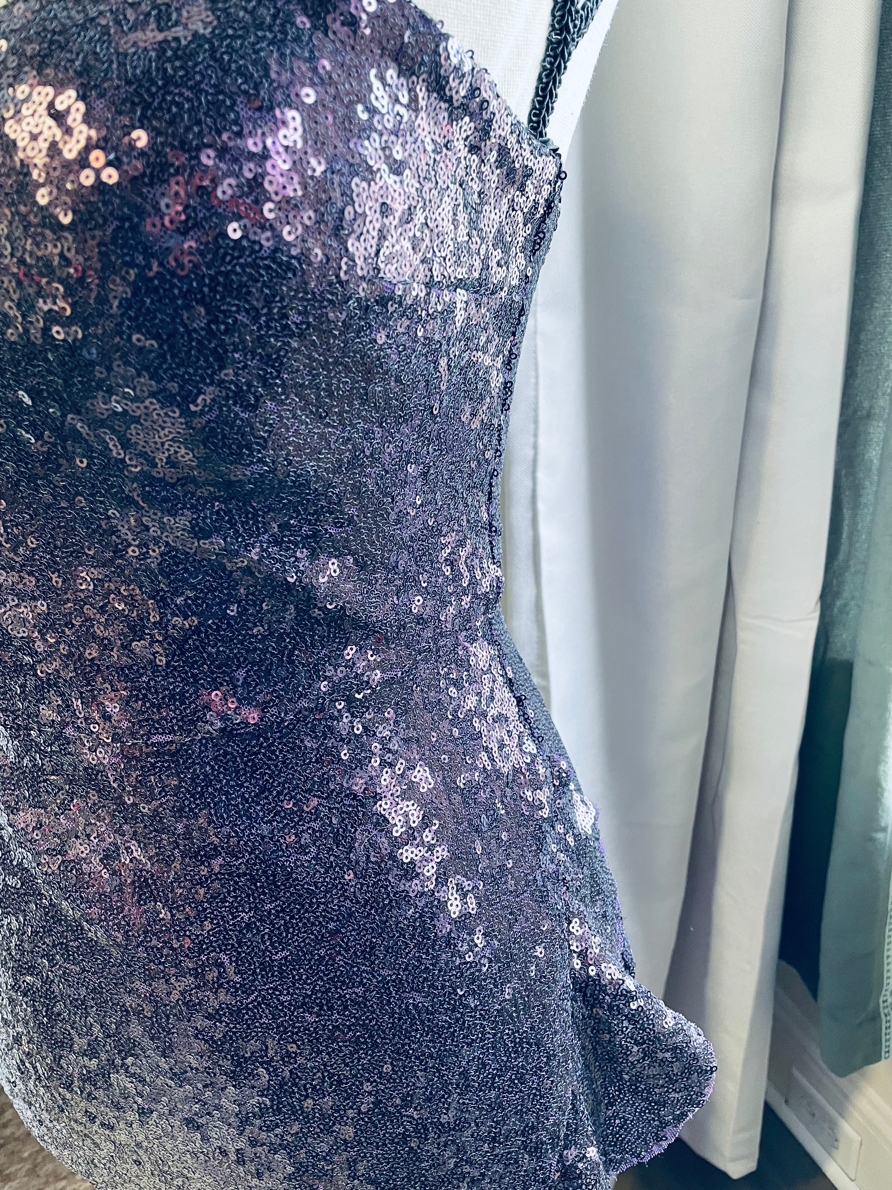 Windsor Sequin Midi Dress (XS)