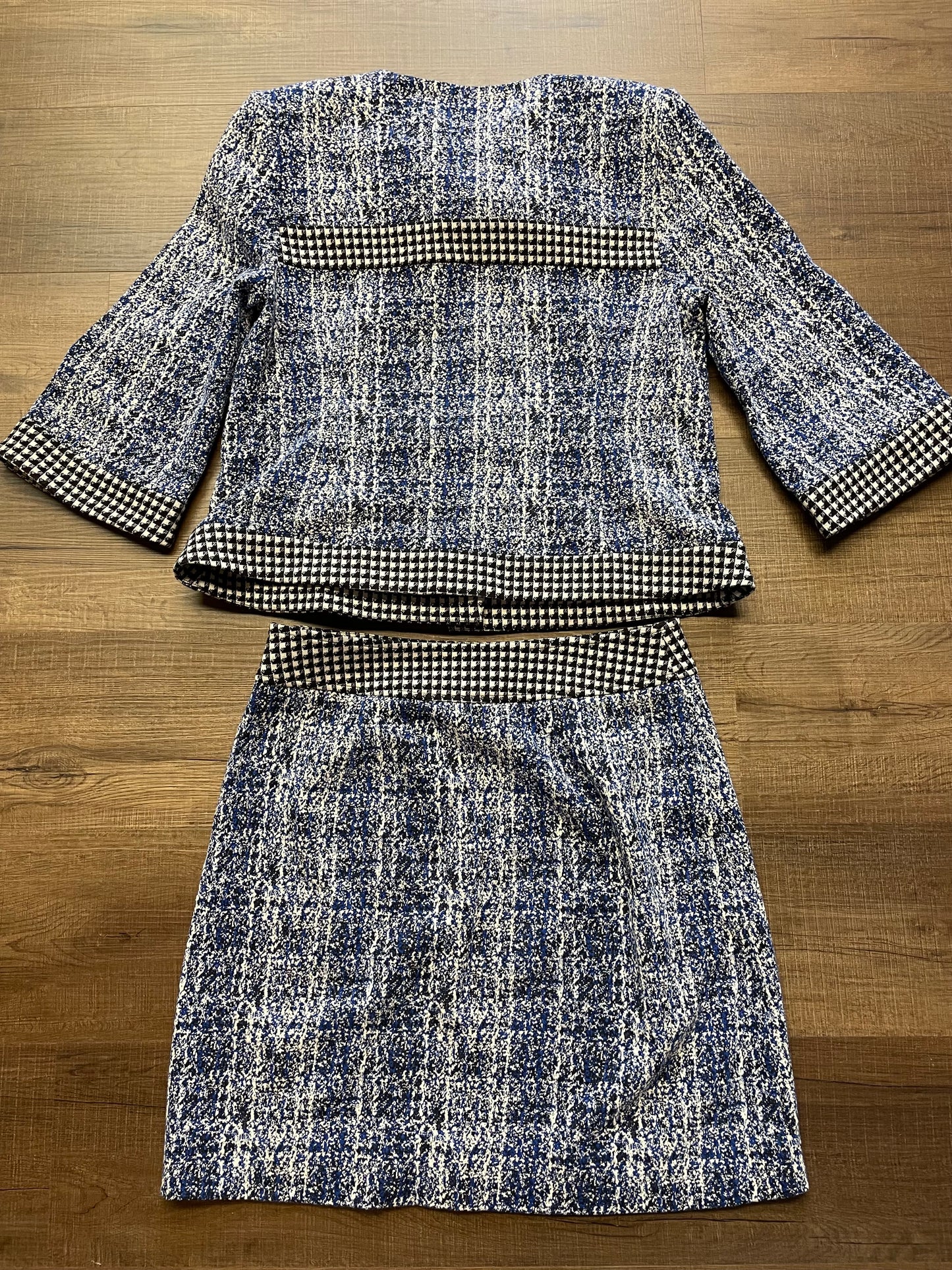 Cabi Women's Tweed Skirt & Blazer Set (M/6)