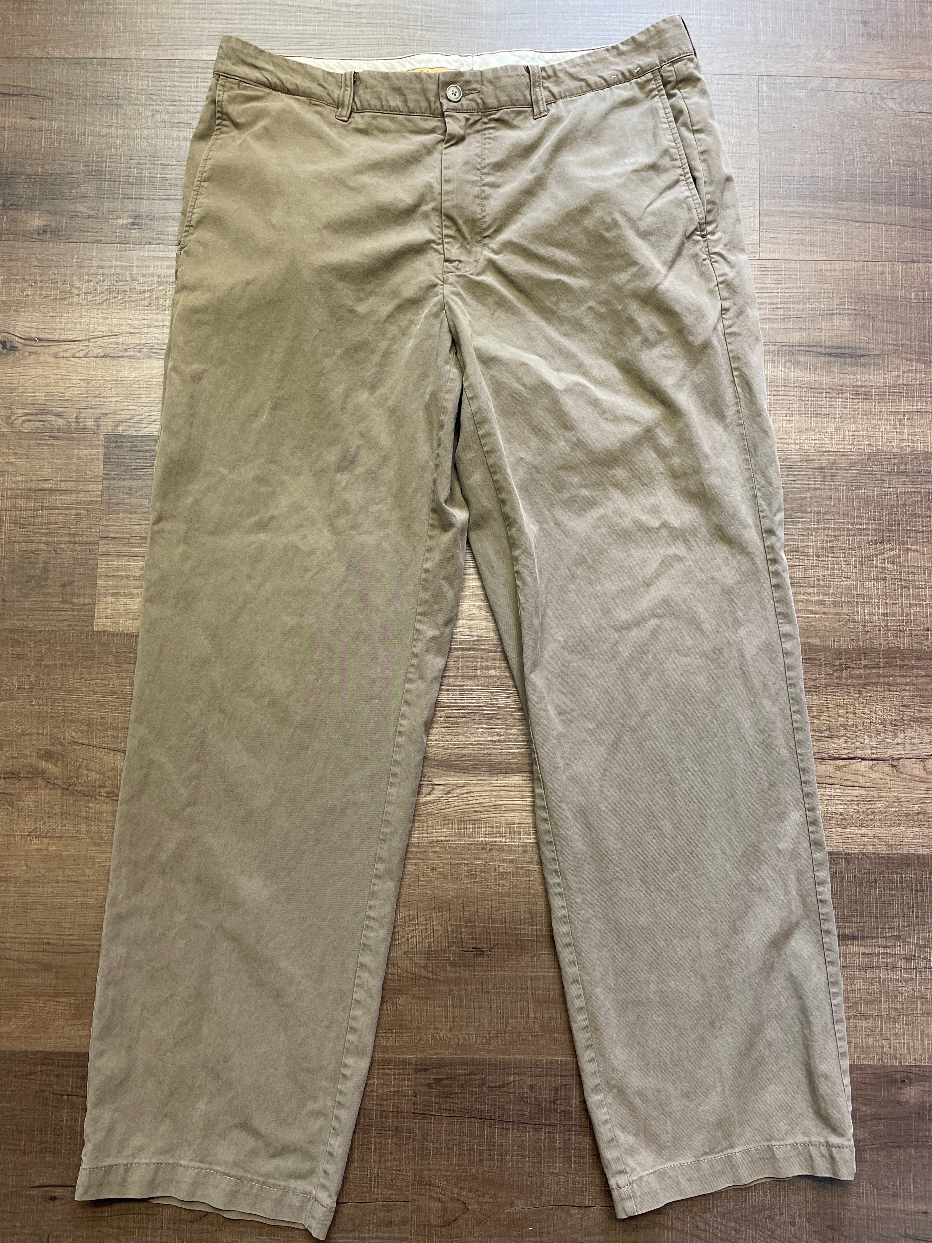 Tommy Bahama Men's Flat Front Khaki Pants (36x34)