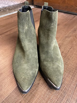 Marc Fisher Yale Chelsea Green Suede Ankle Boots (9M)