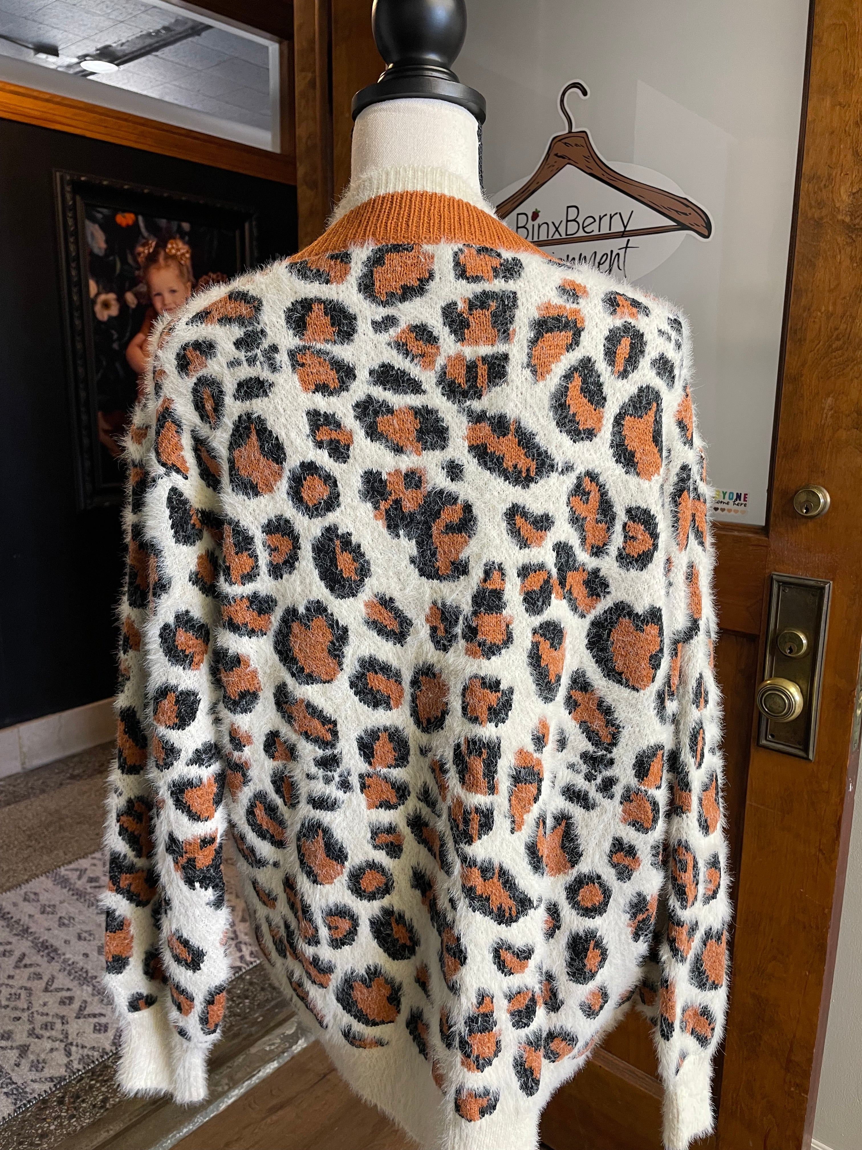 En Creme NWT Leopard Cardigan (S)