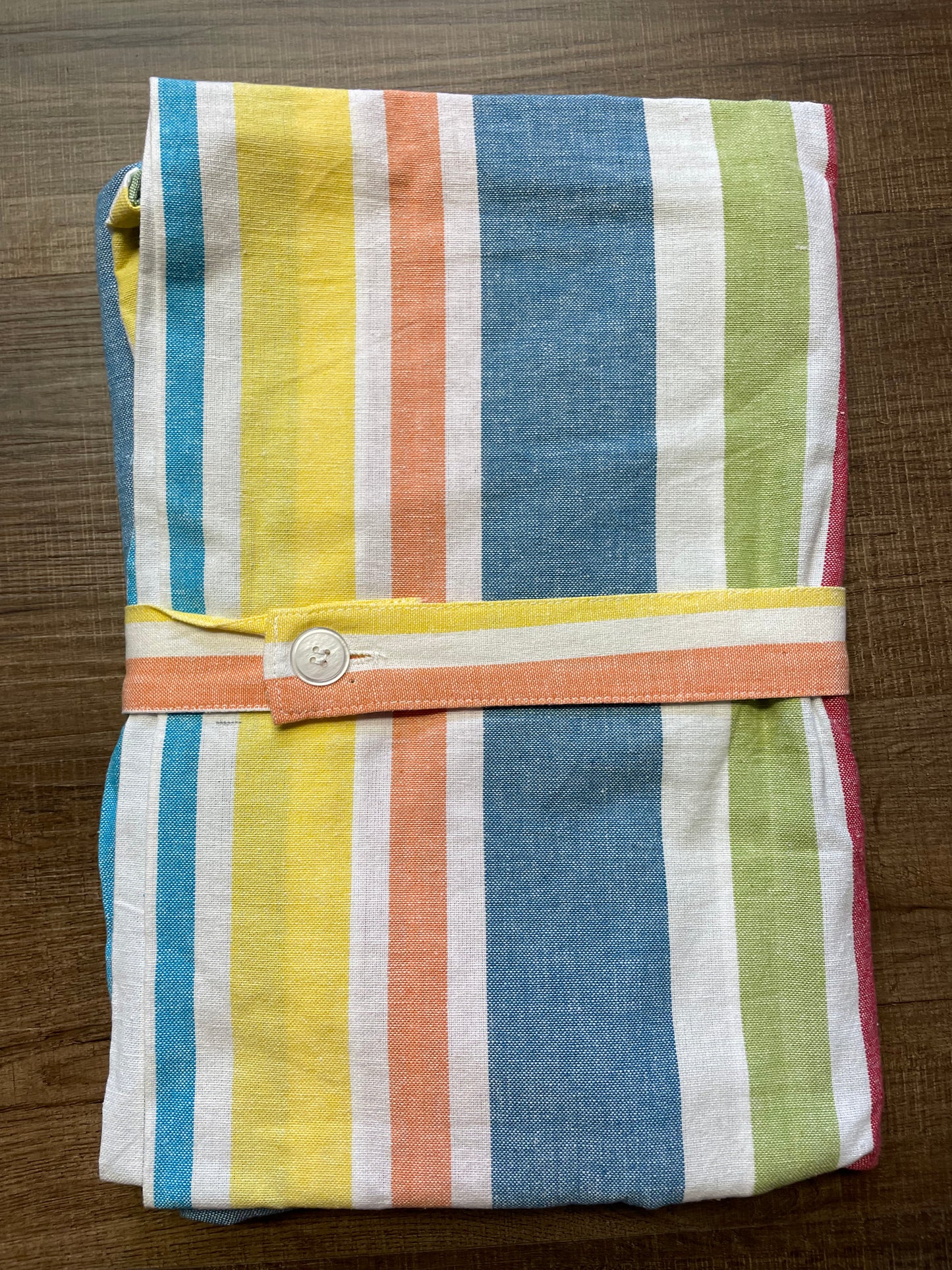 Classic Designs NWT 60" Round Tablecloth