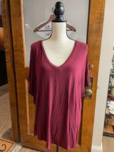 Old Navy Luxe V-Neck Tee in Cranberry (XXL)