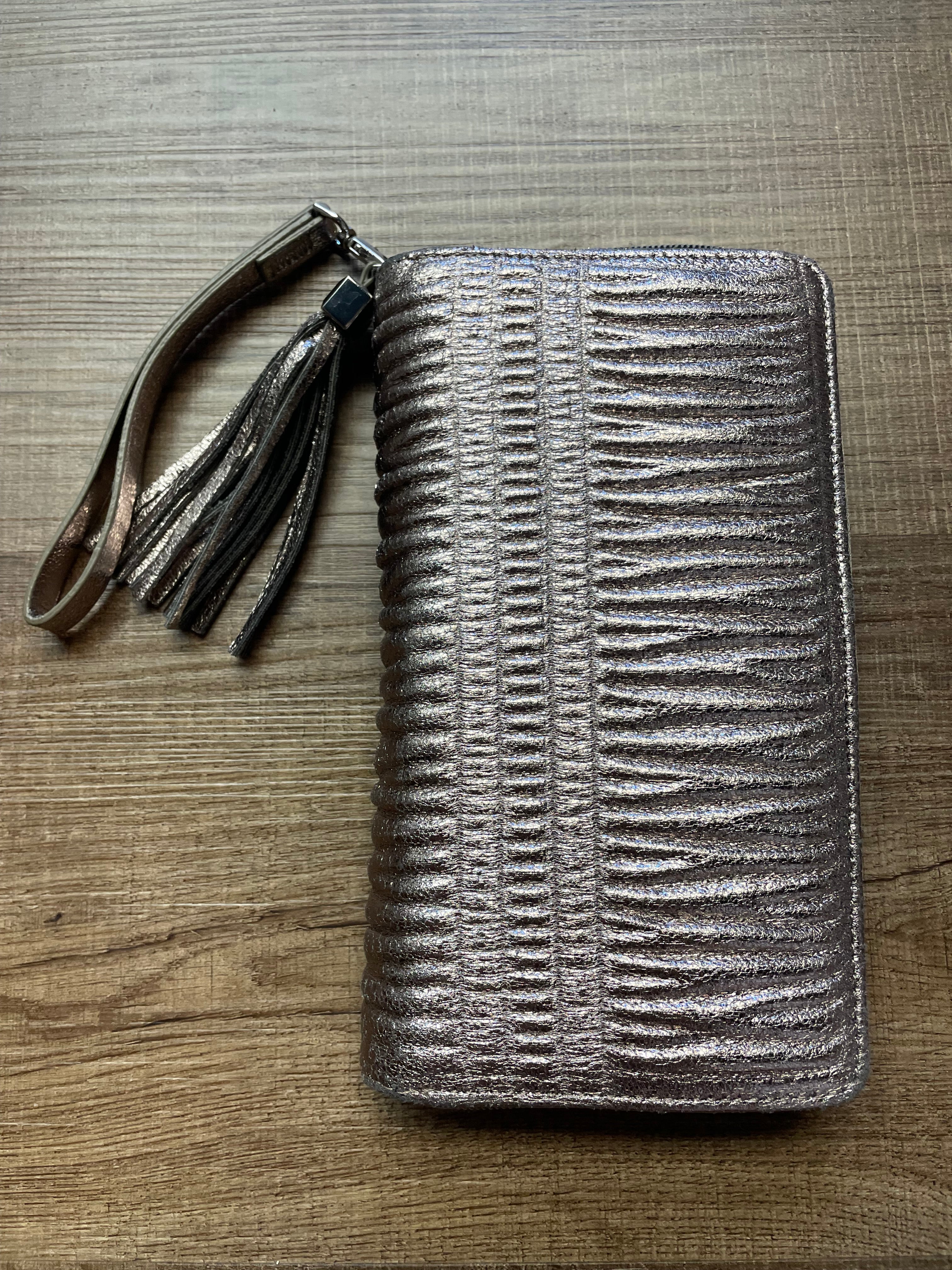 Stella & Dot Shimmer Wristlet