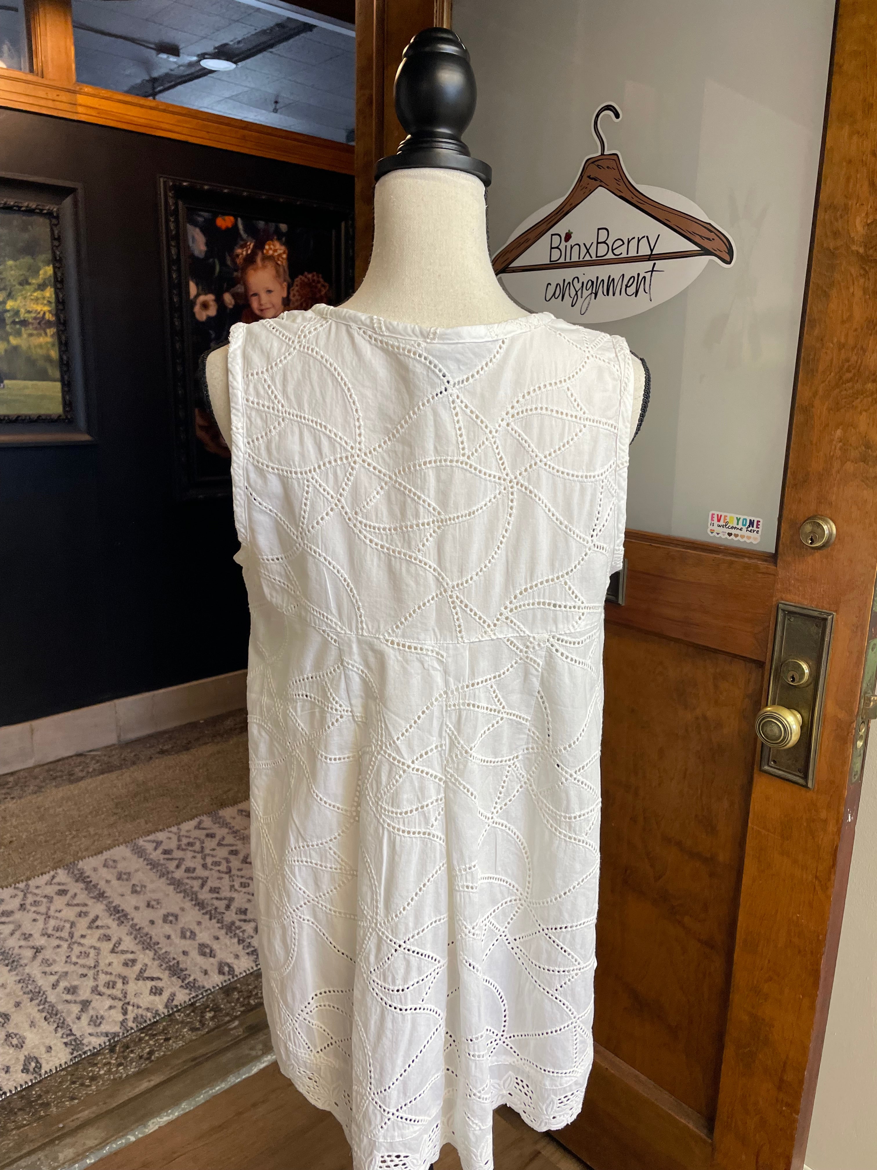 Cabi White Sleeveless Top (M)