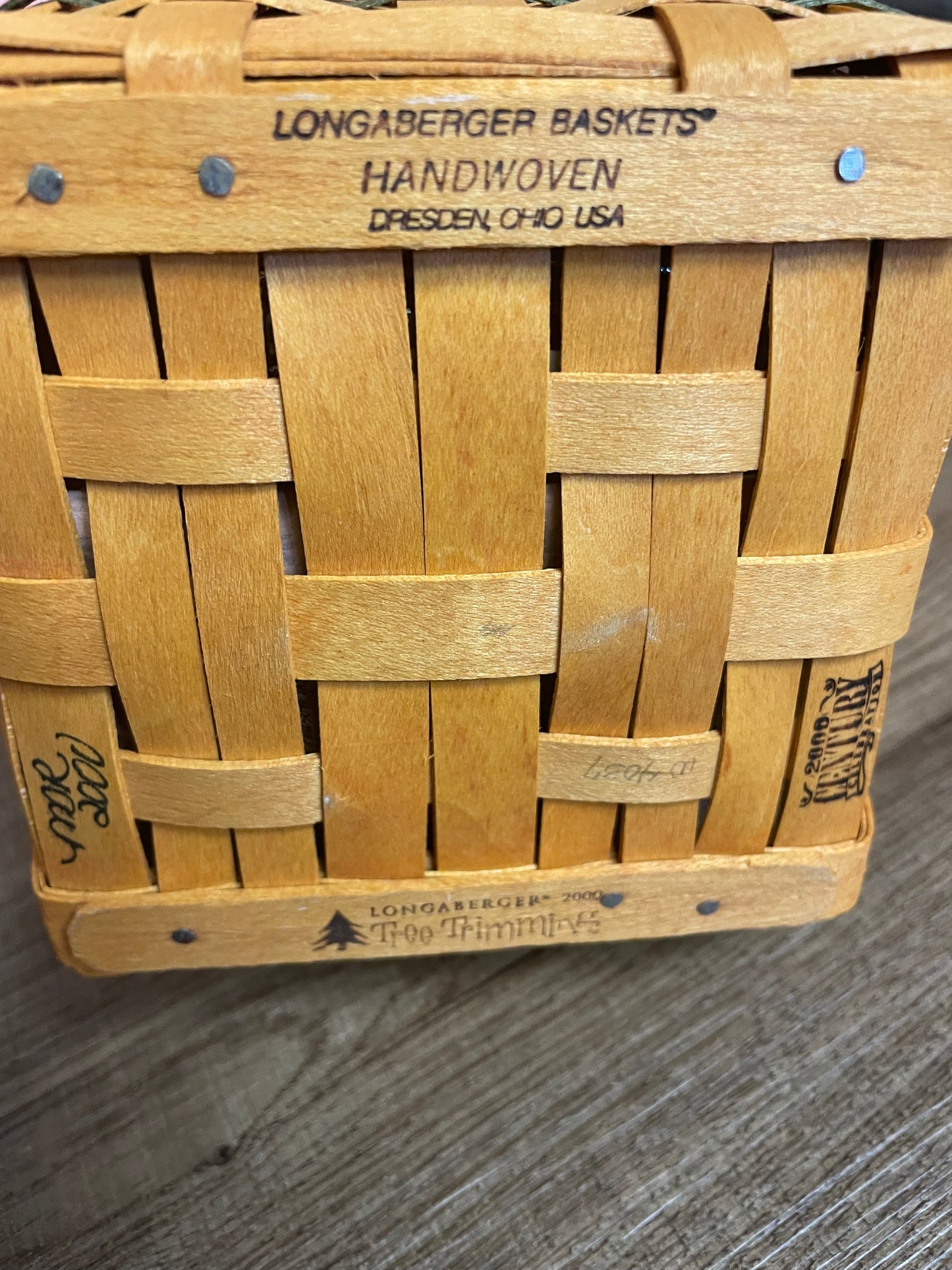 Longaberger Let it Snow 2000 Tree Trimming Basket & Tie-On