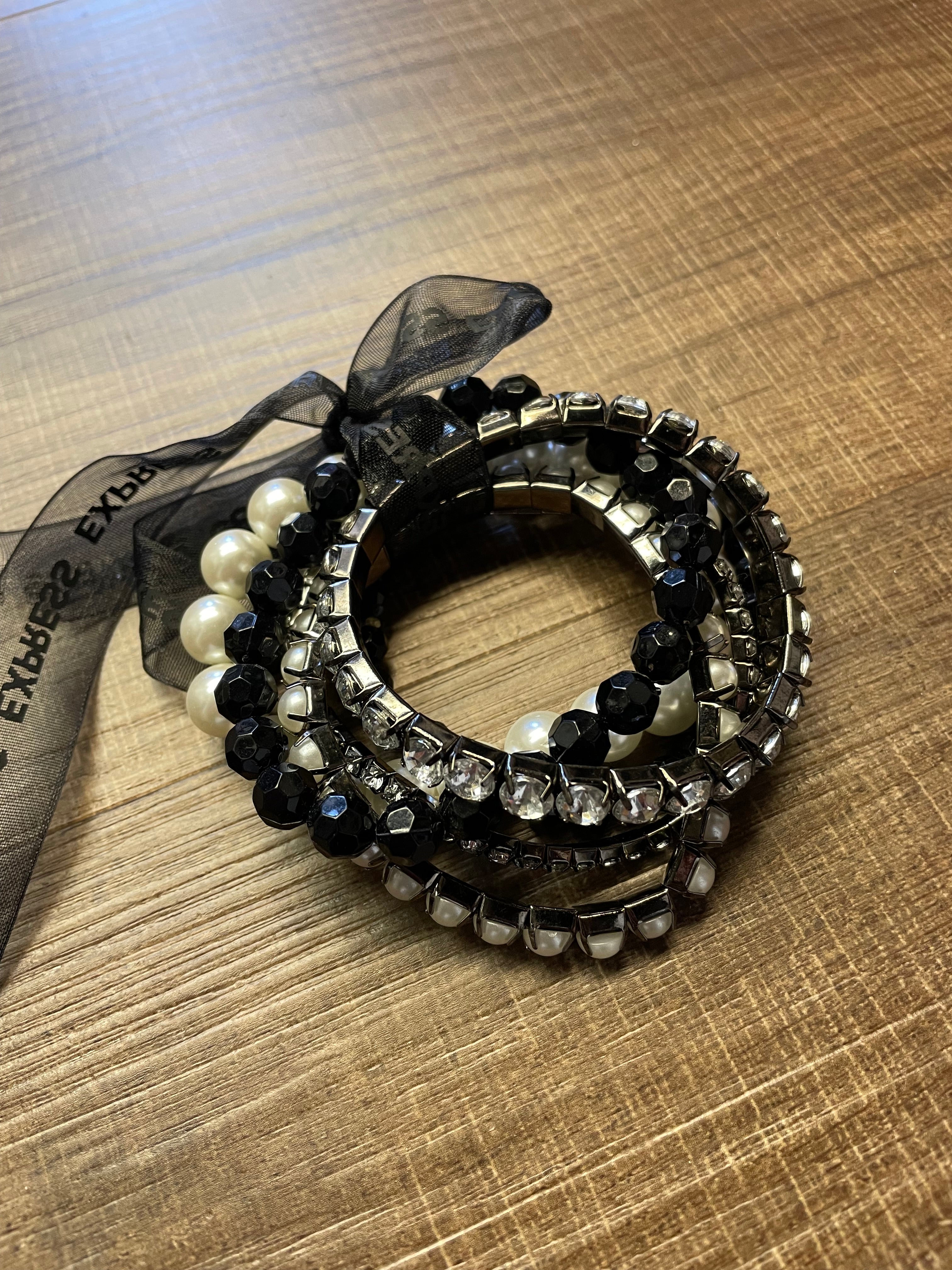 Express Stack of Six Elastic Bracelets