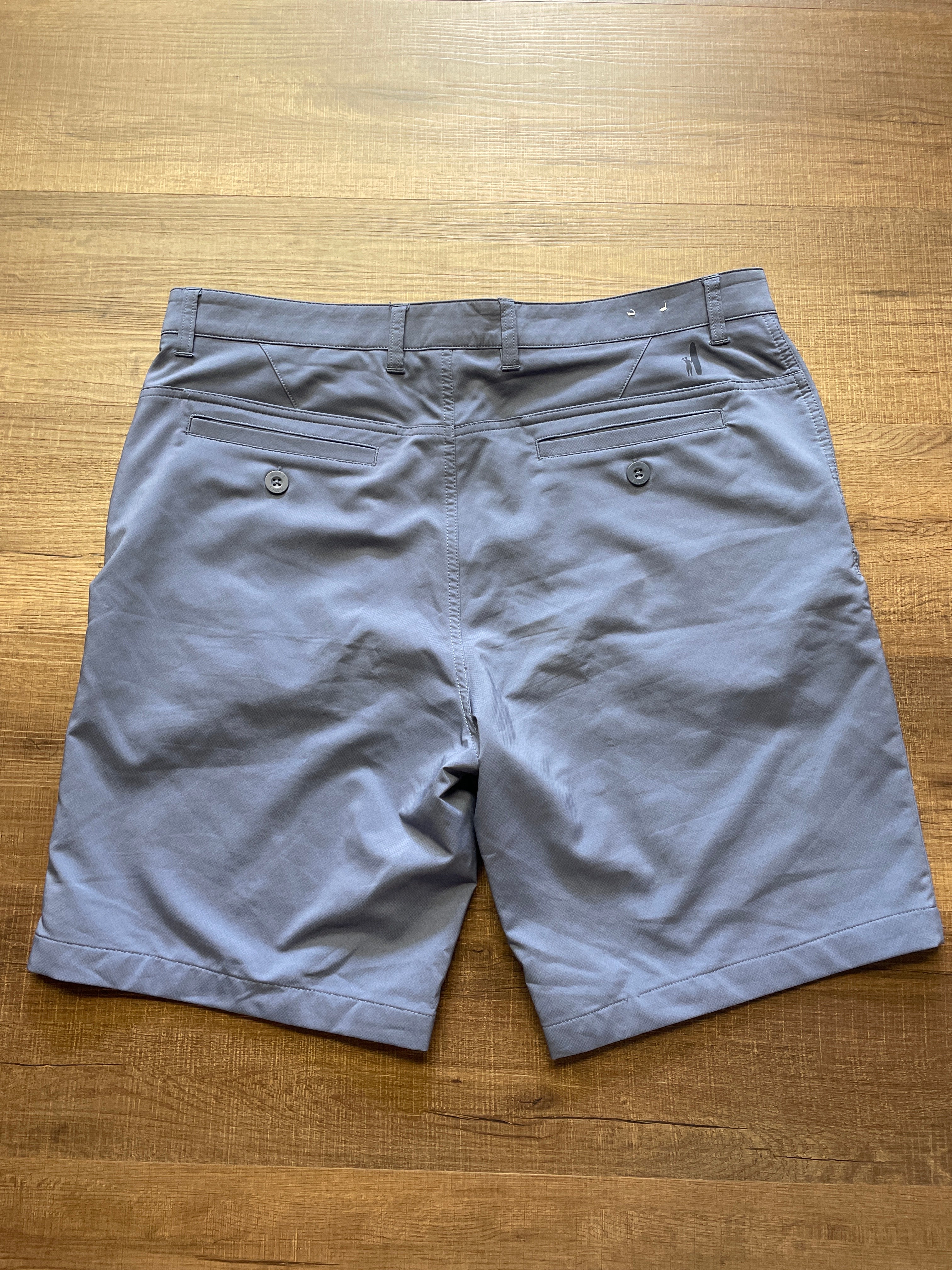 Johnnie-O Men's Performance Golf Shorts (36)