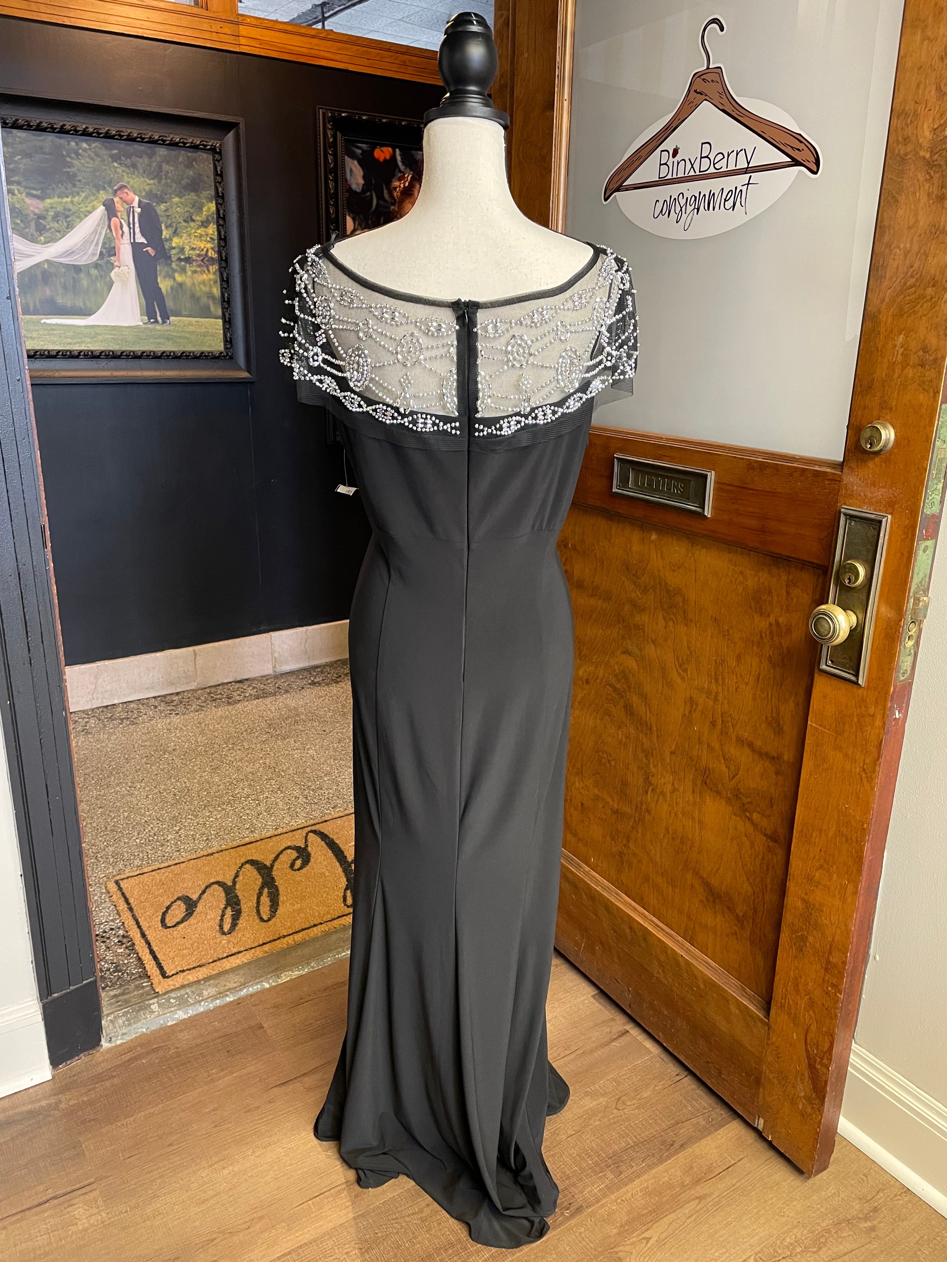 R&M Richards Black Gown (16)