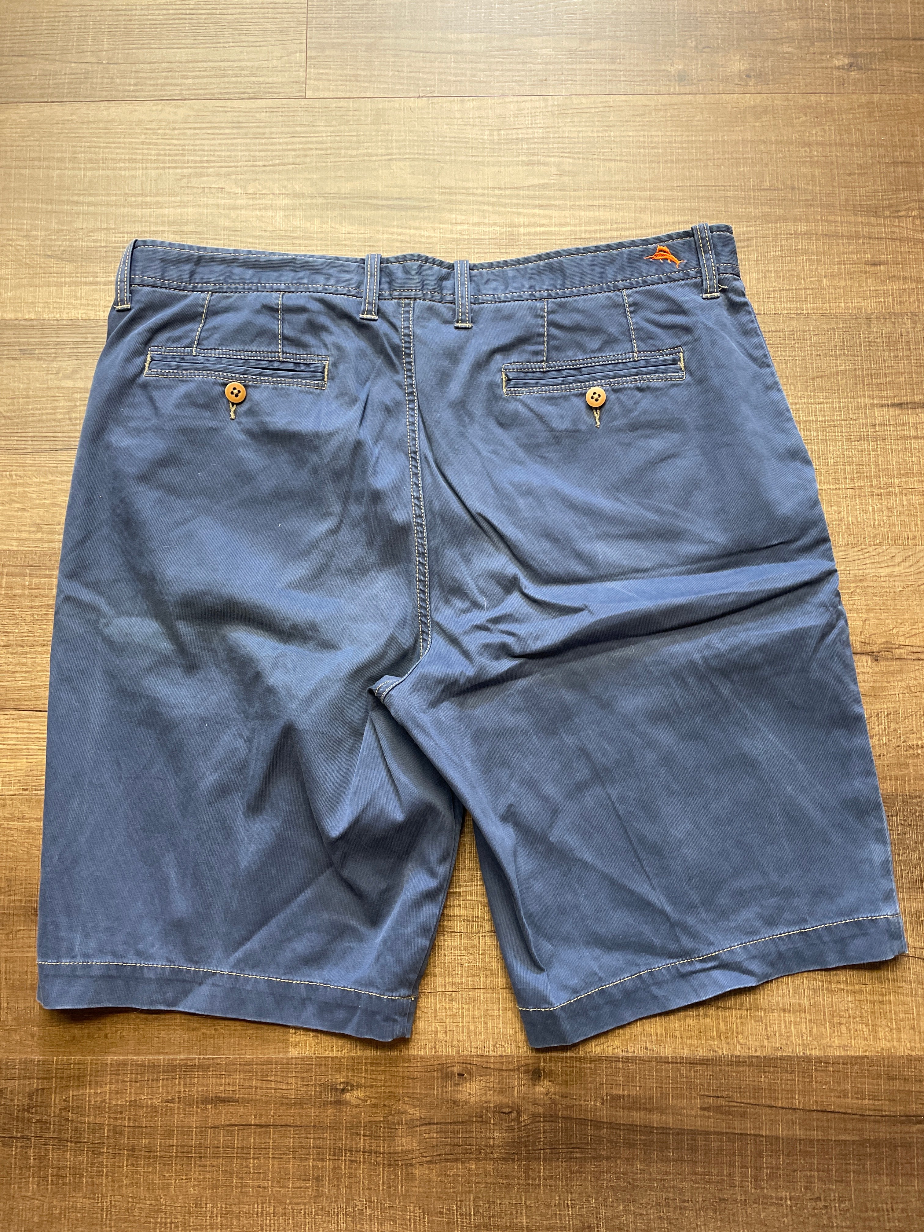 Tommy Bahama Men's Casual Shorts (36)