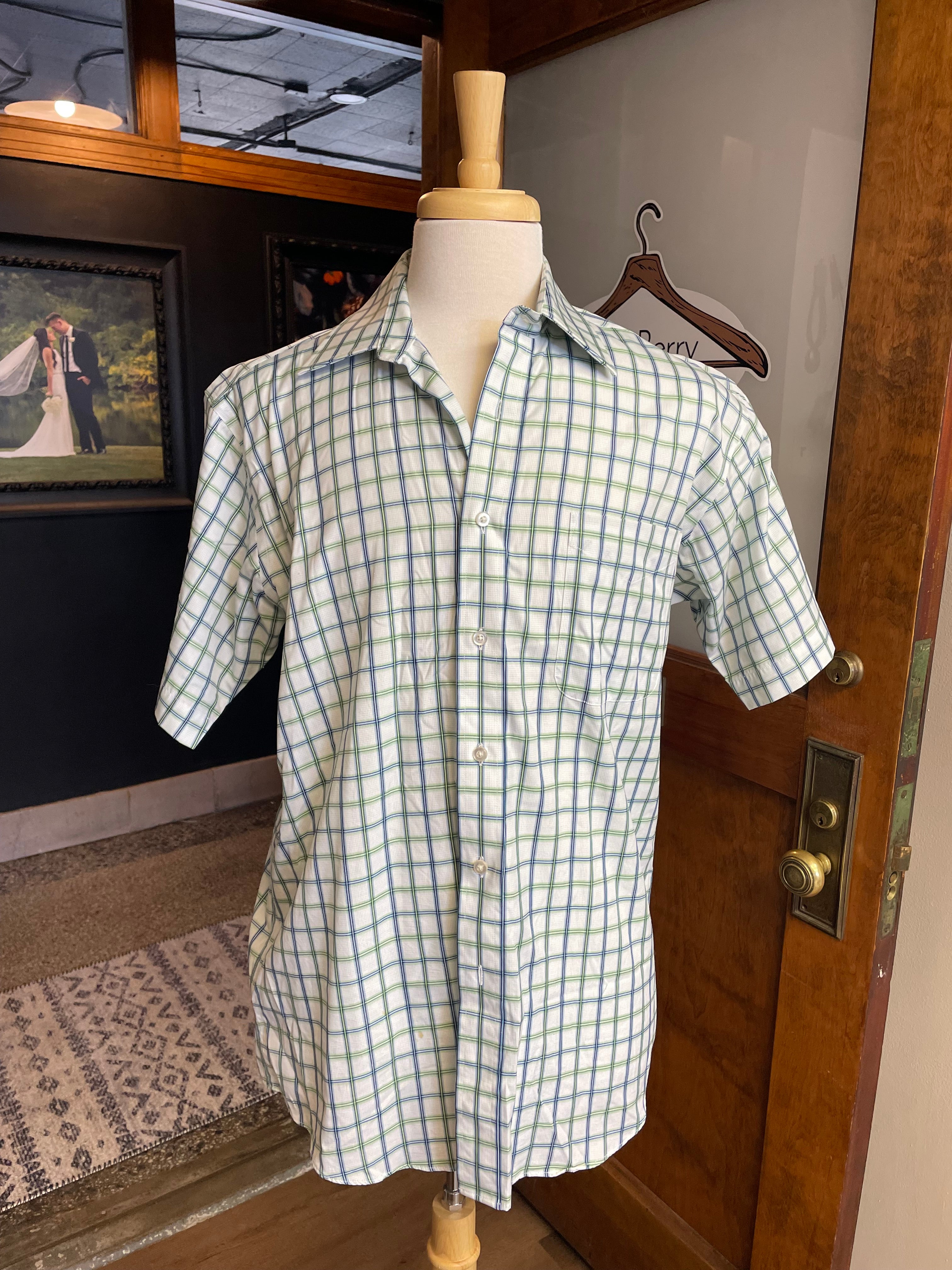 Forsyth of Canada Wrinkle Free Men's Button Down Shirt (NWT)