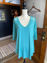 Zenana Premium Lace Arm Top (1X)