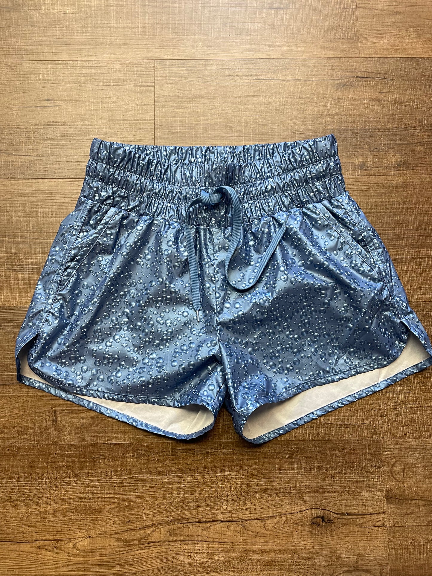 ZYIA Active High Rise Rain Drop Print Bomber Shorts (M)
