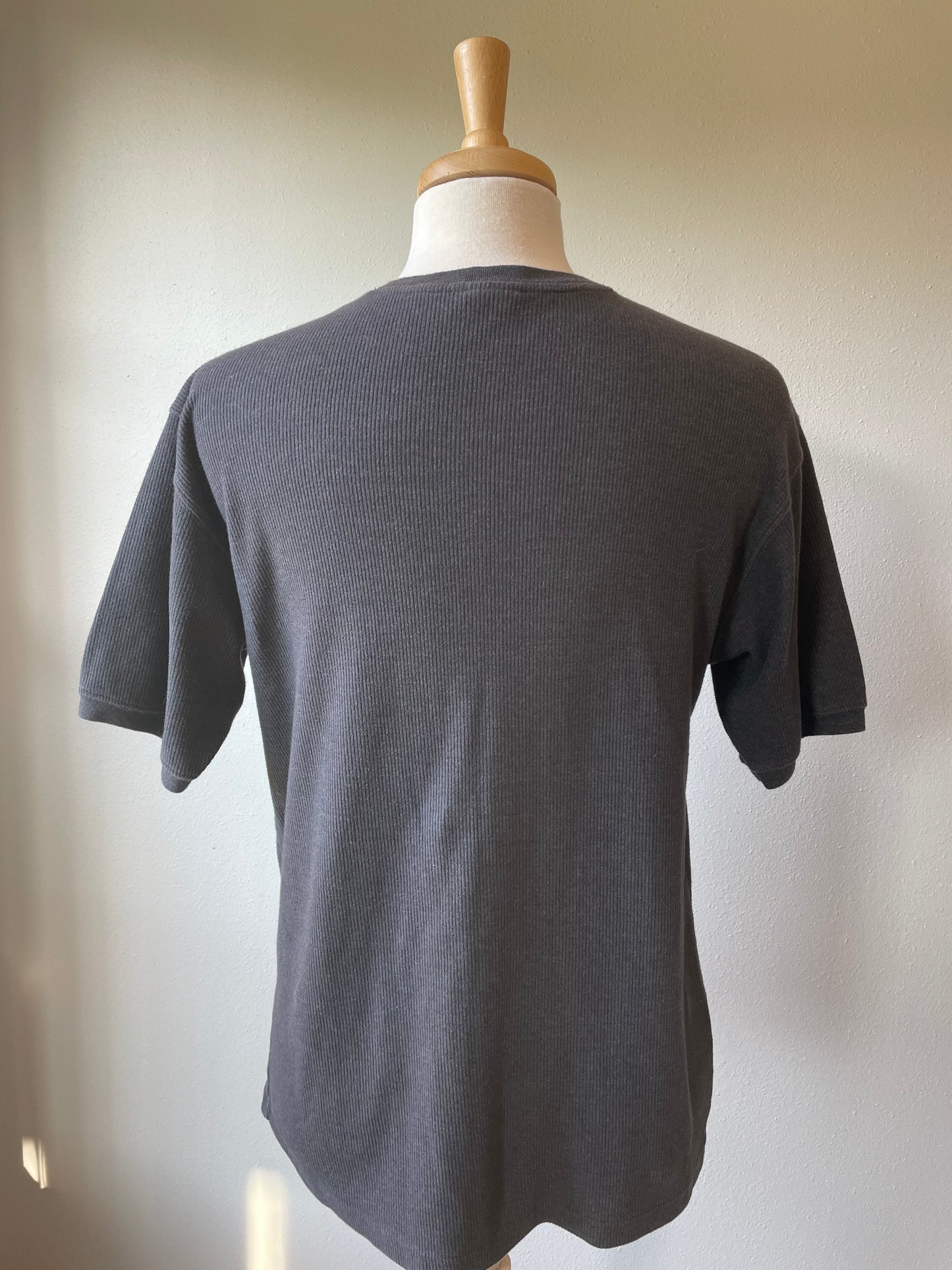 Old Navy Men's Ribbed V-Neck Tee (L)