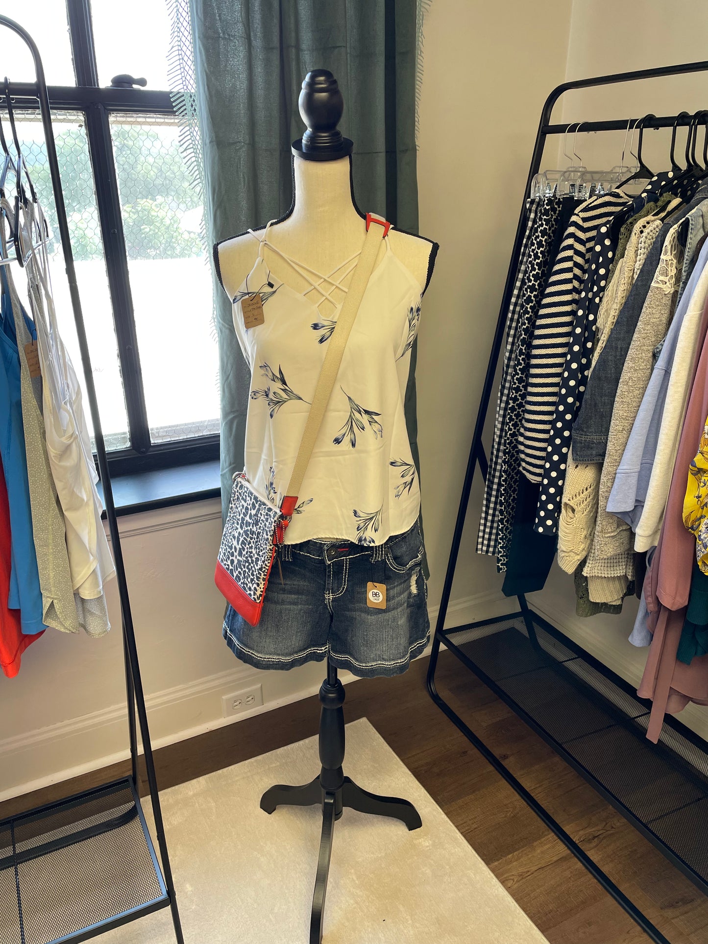The Cove Caramela Sleeveless Blouse (L)