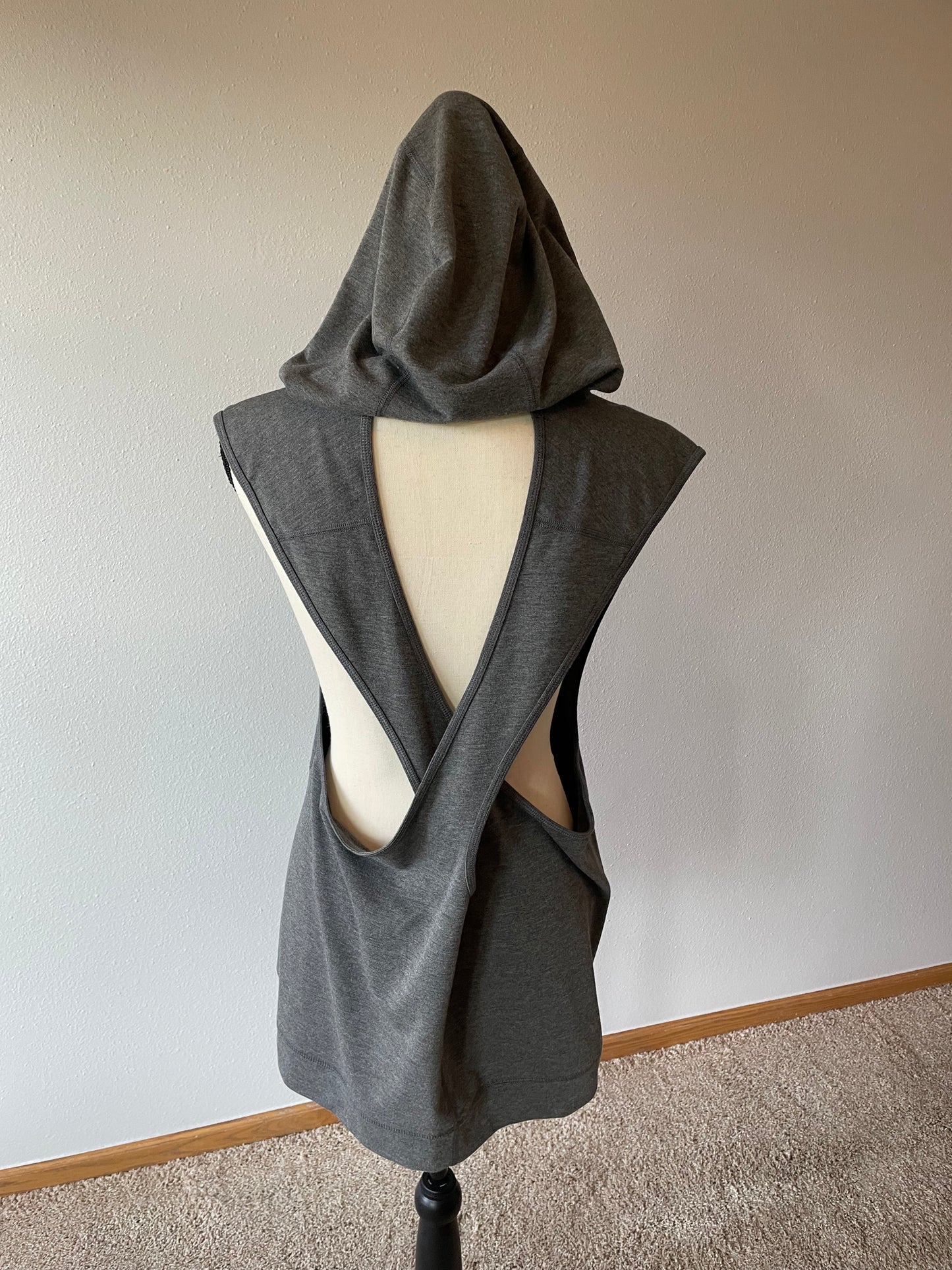 Zoozatz Iowa Hawkeye Sleeveless Top (XL)