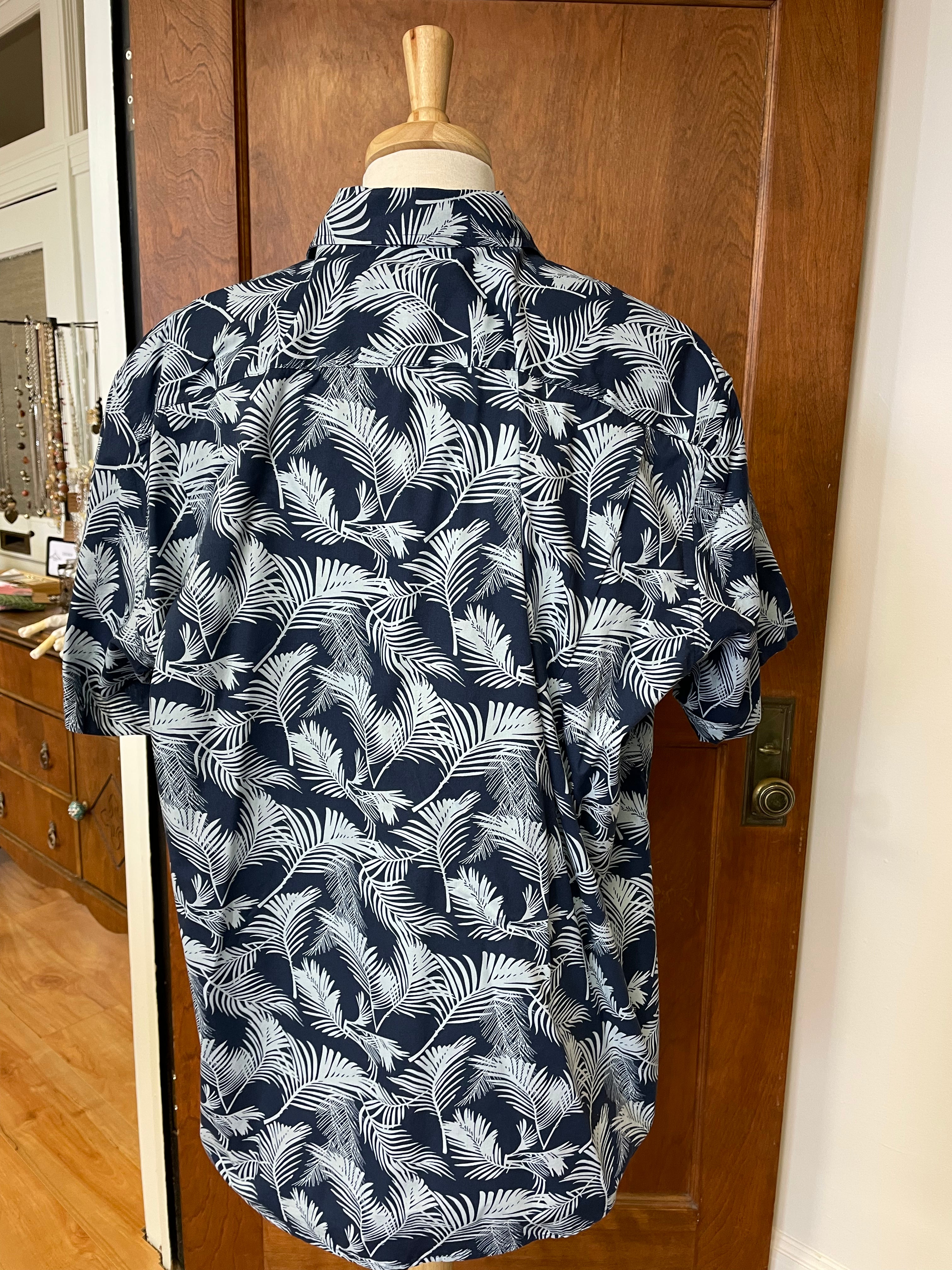 Amazon Essentials Regular Fit Blue Tropical Button Down (XXL)