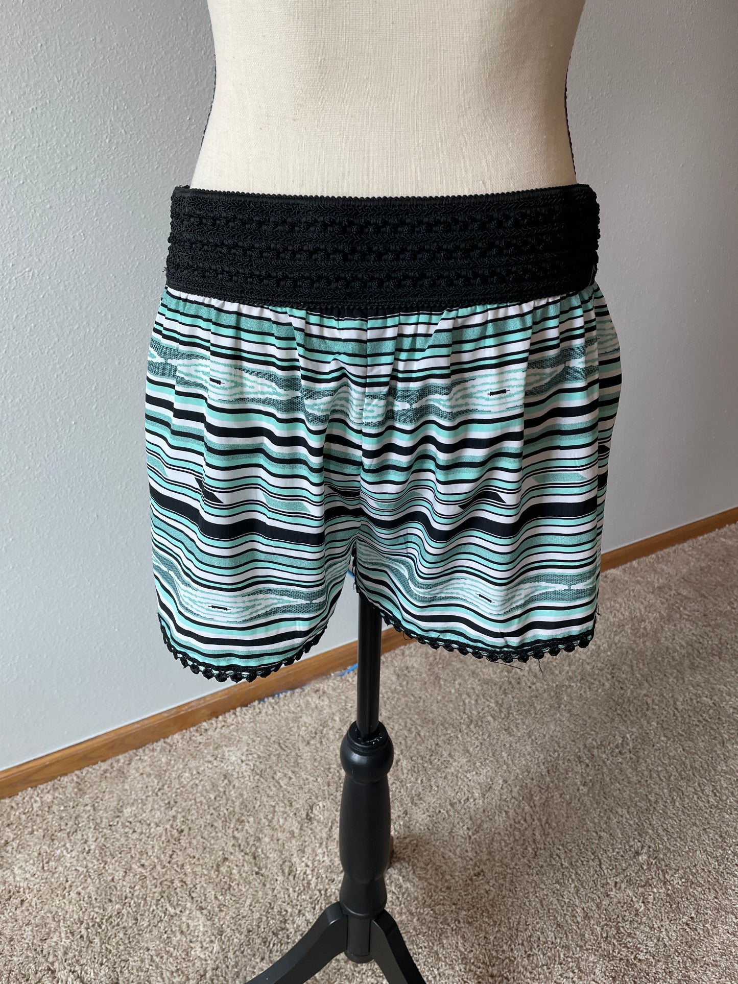 No Boundaries Lounge Shorts (L)