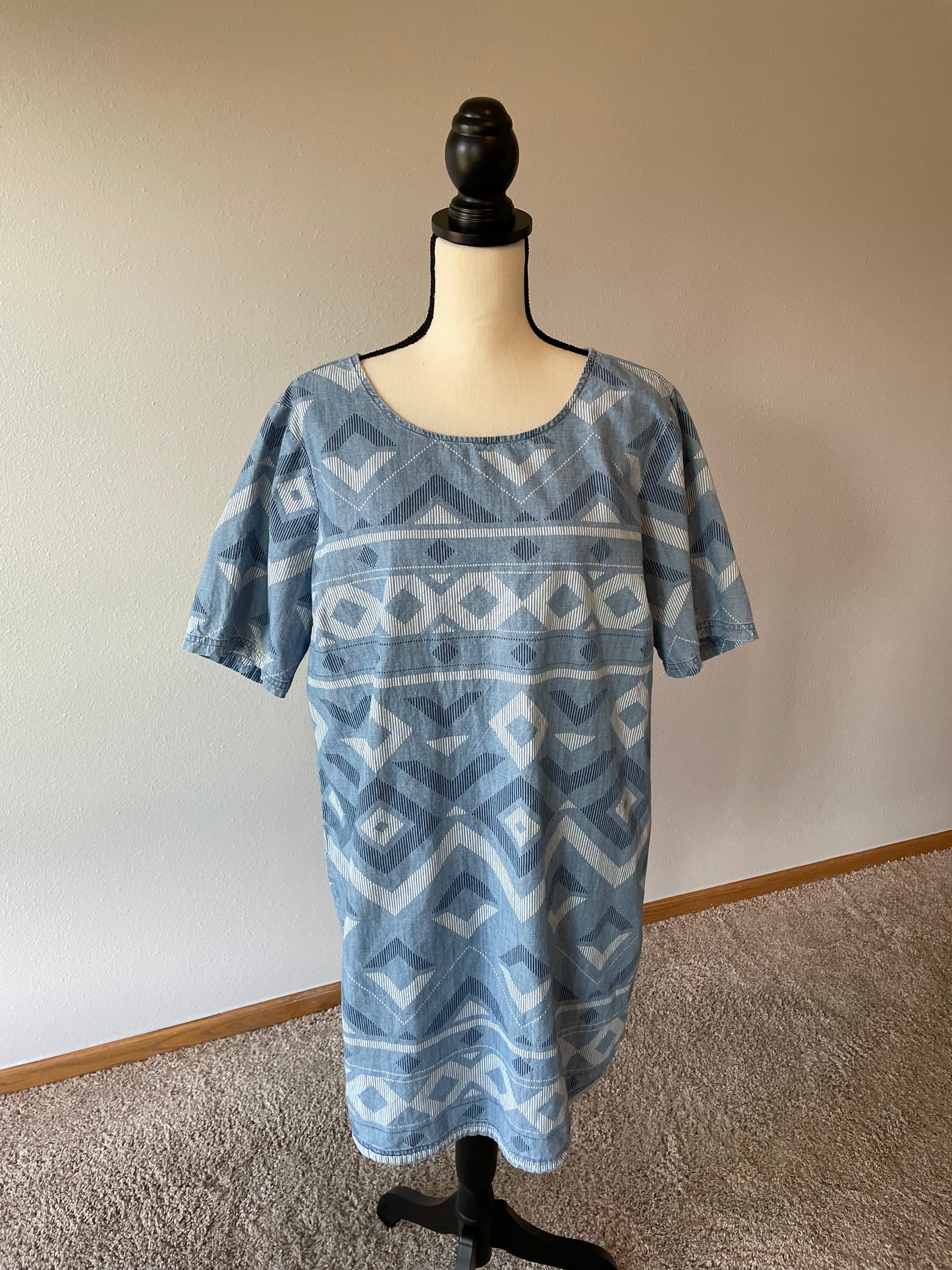 Old Navy Demin Shift Dress with Geometric Print (XL)