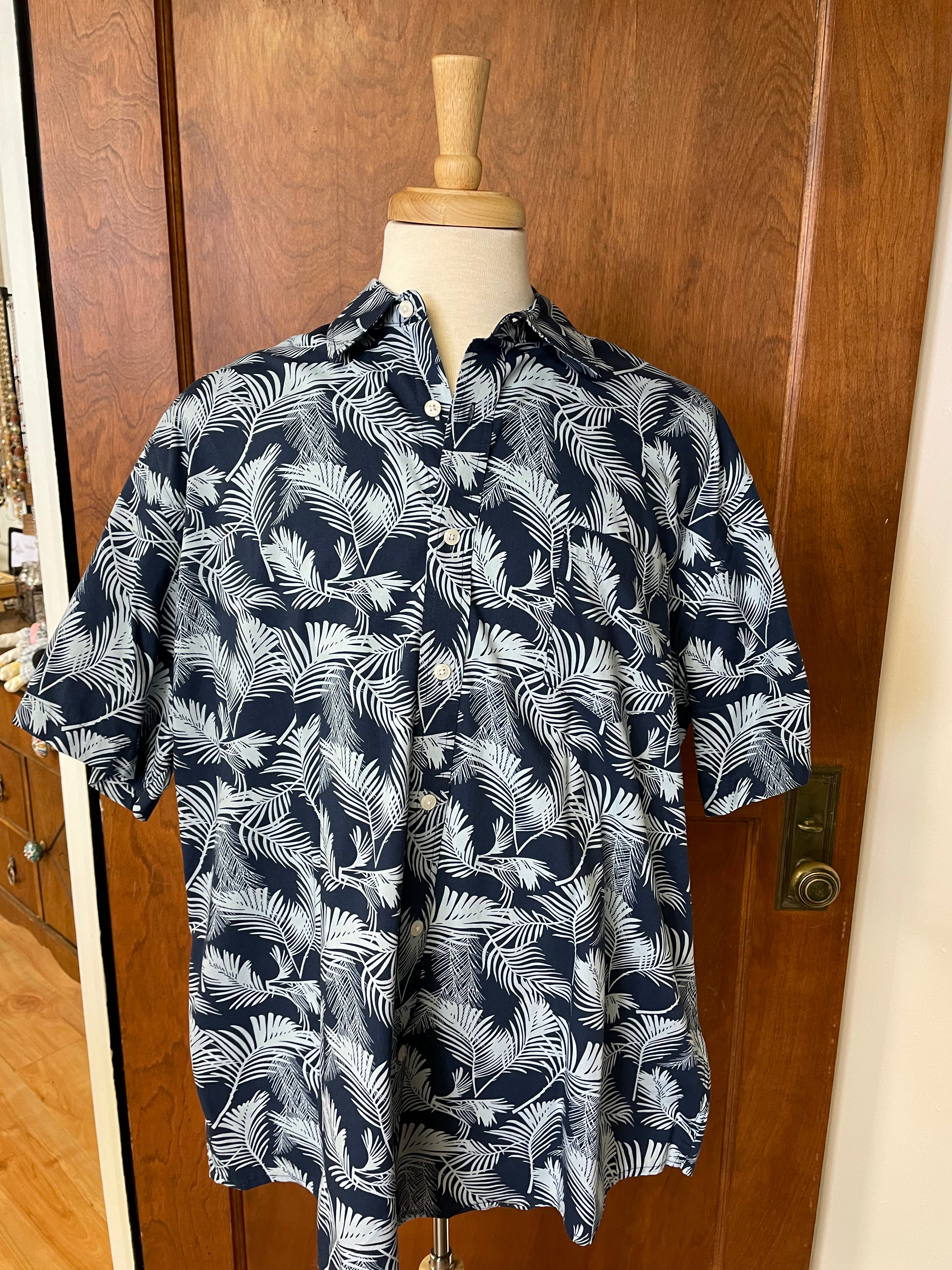 Amazon Essentials Regular Fit Blue Tropical Button Down (XXL)