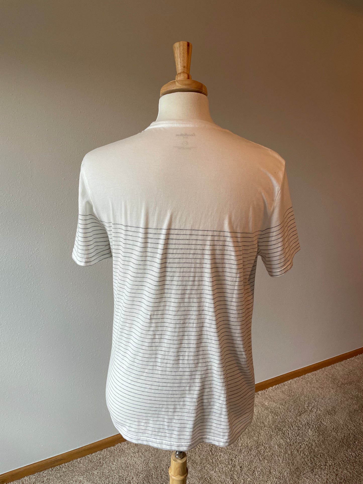 Goodfellow & Co White T-Shirt (M)