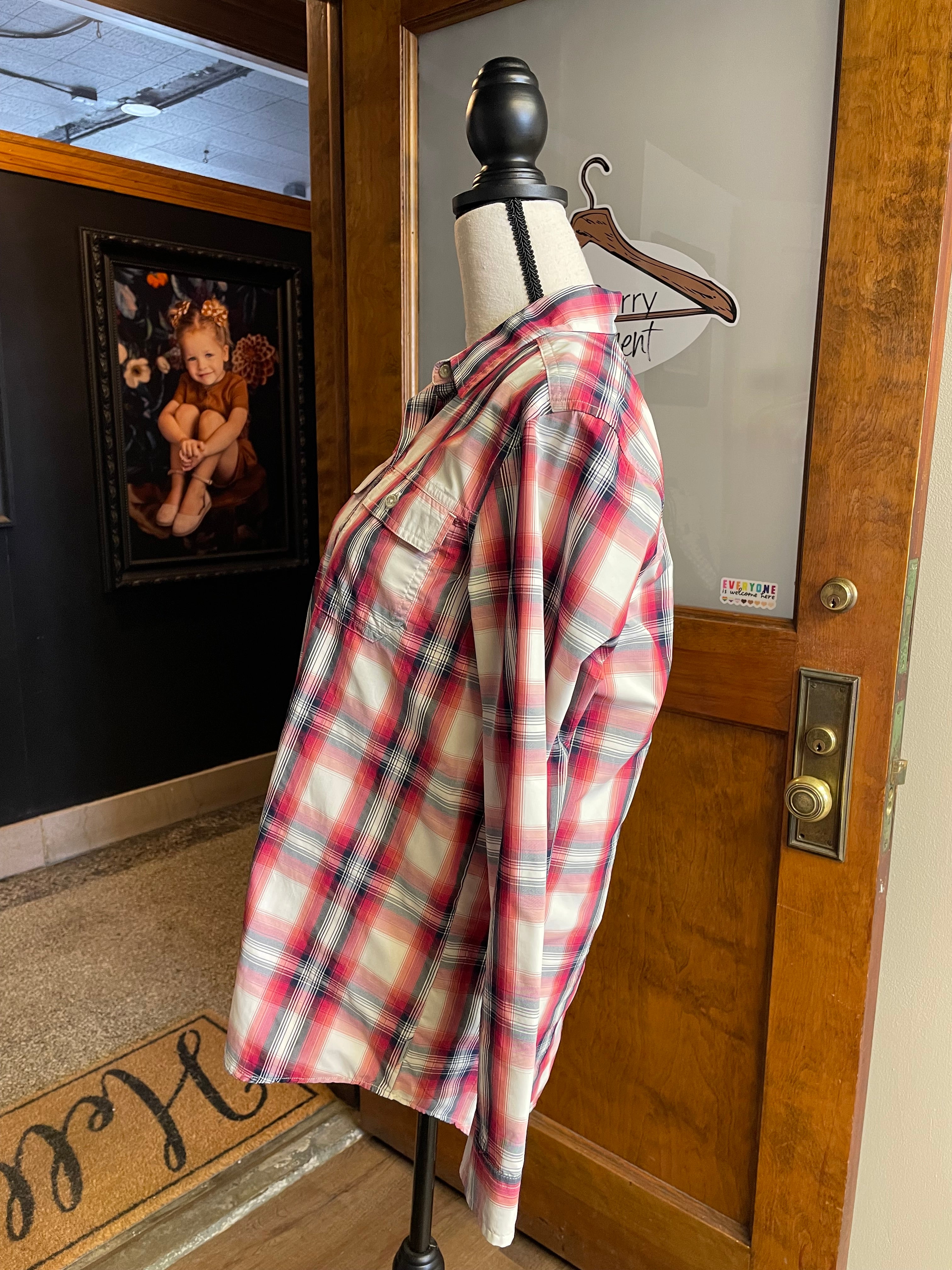 Eddie Bauer Women's Travex Plaid Button Down (M)