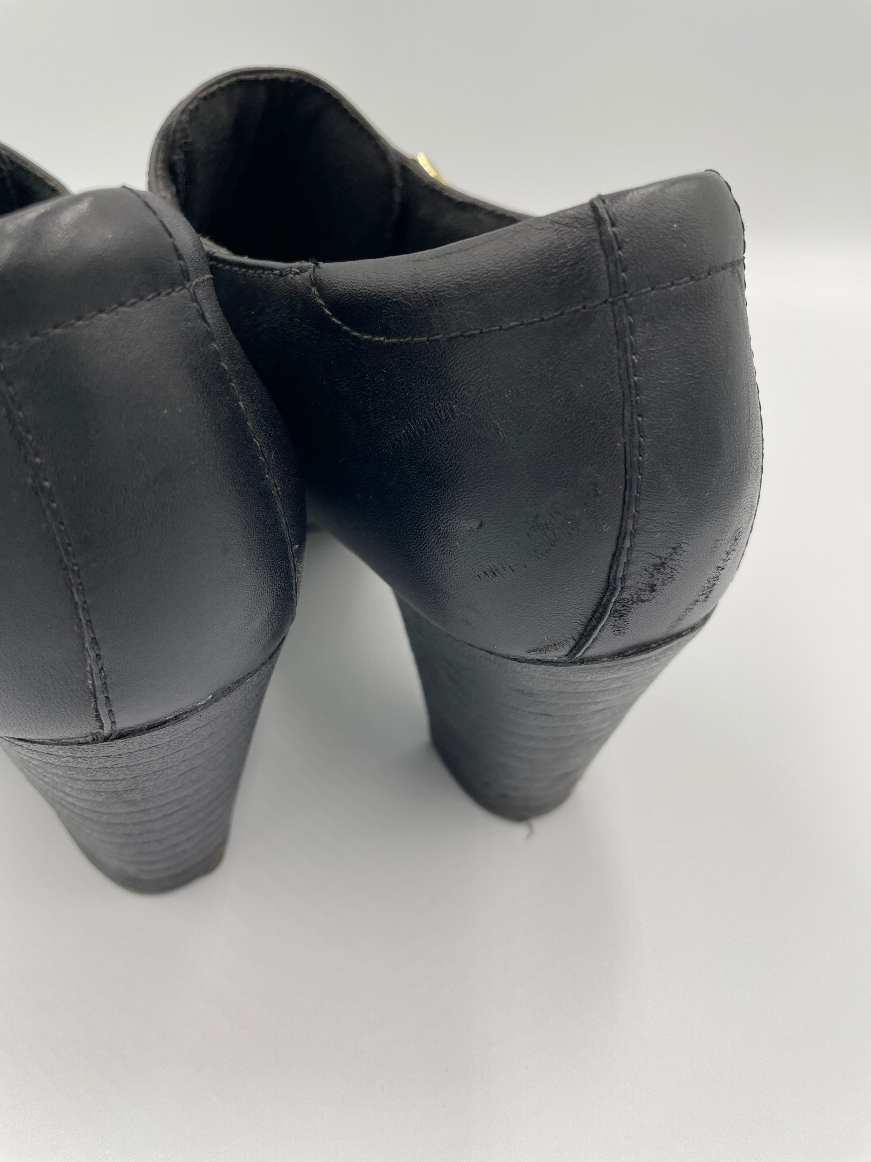 Clark's Women's Buckle Bootie (8M)