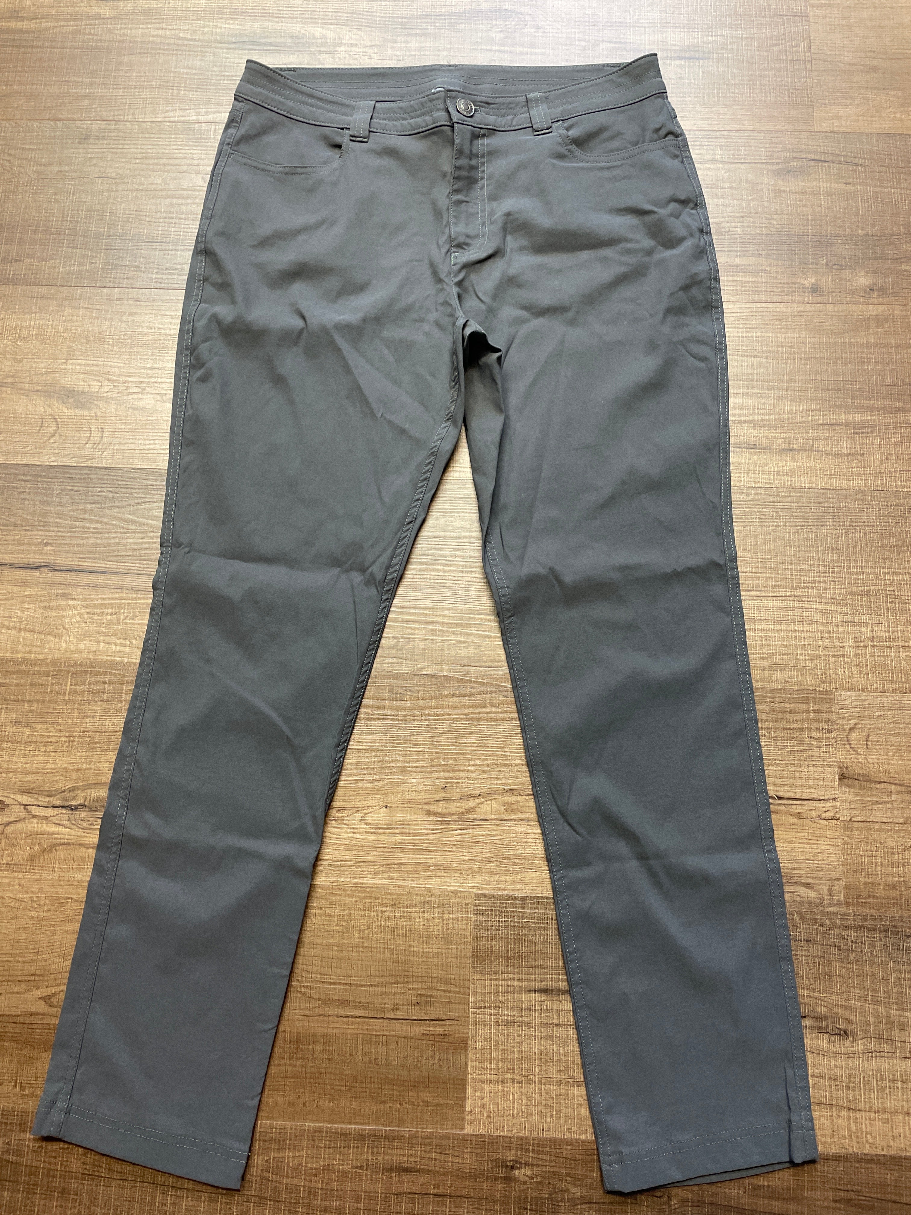 Eddie Bauer Slate Gray Women's Pants (12)