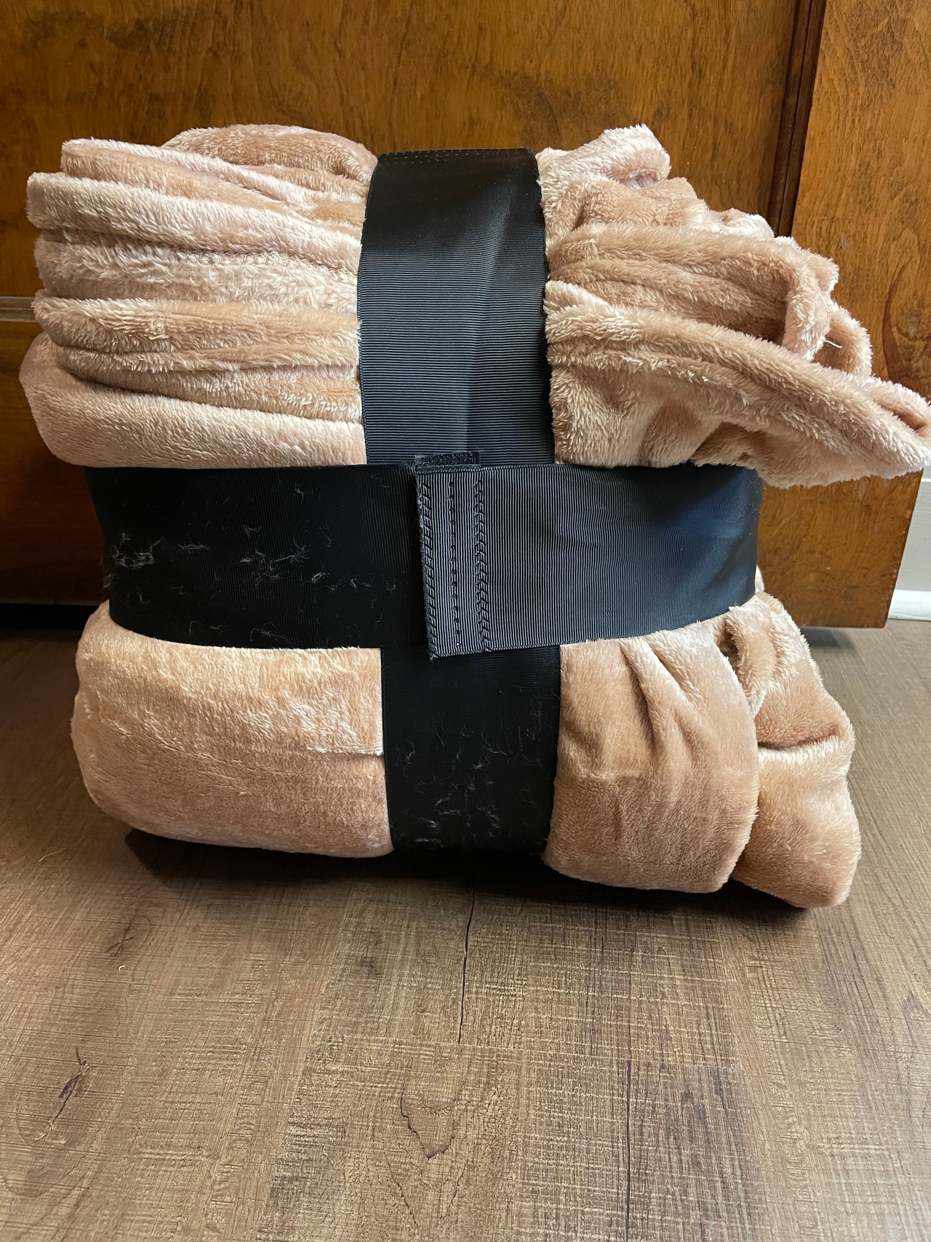 Mantolok Luxe 10x9FT Mega Blanket