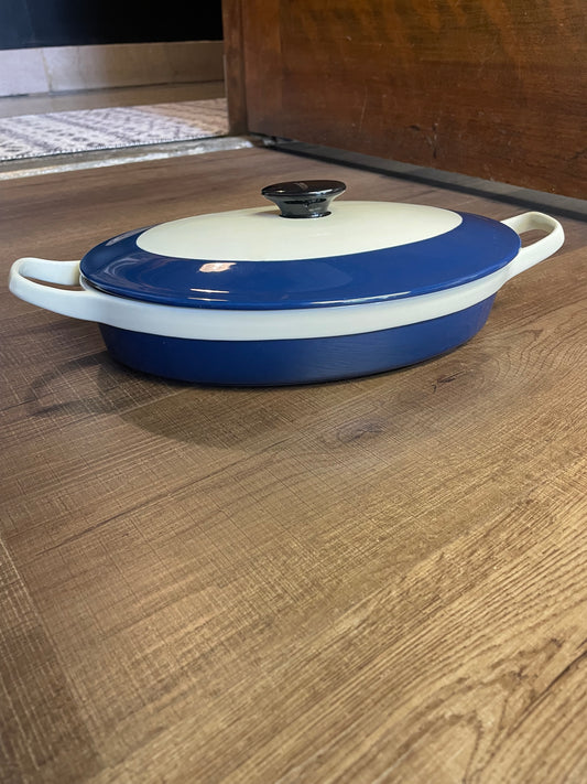 Covered Oval Baking Dish