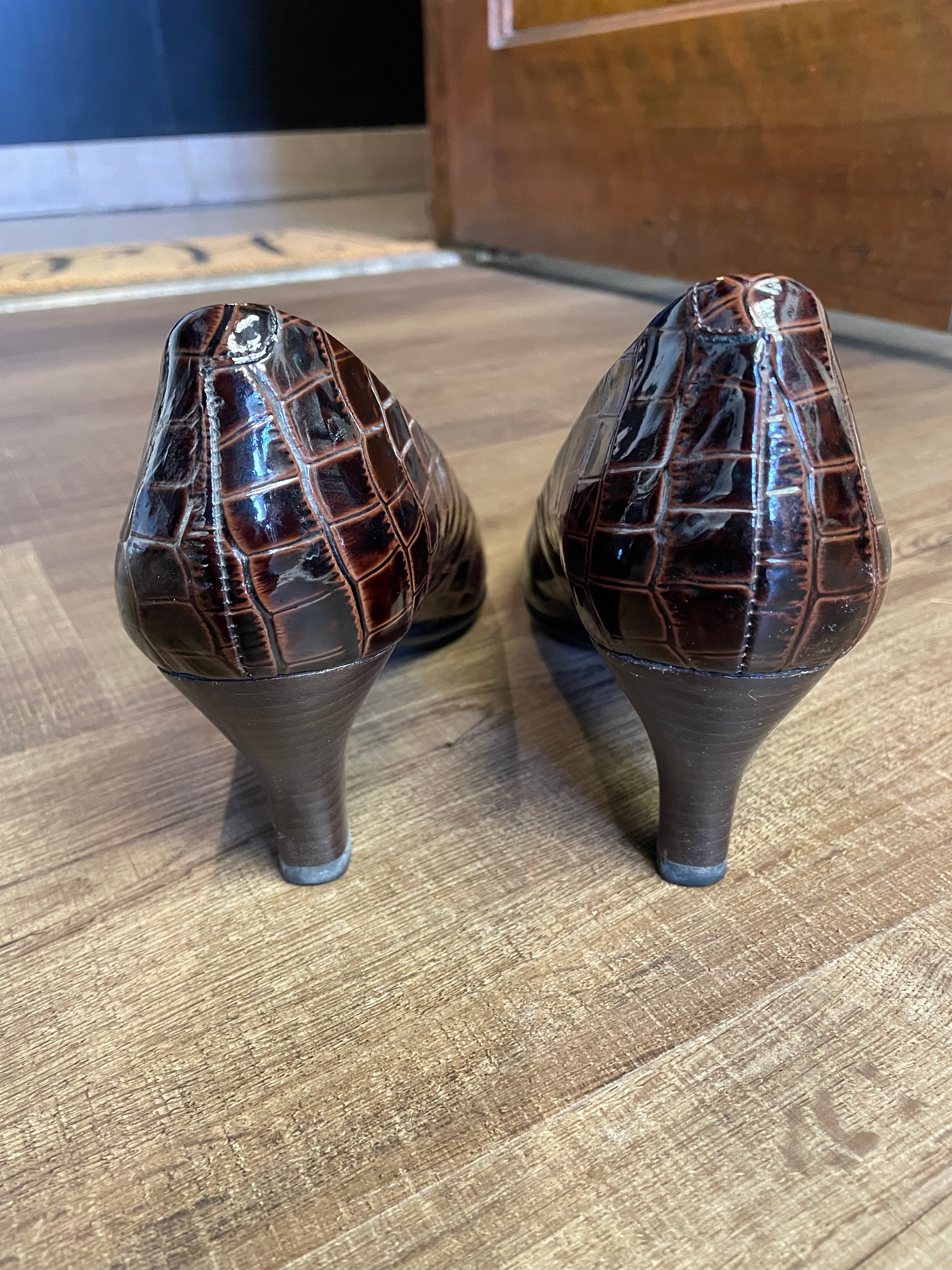 Sofft Brown Alligator Print Heels (8M)