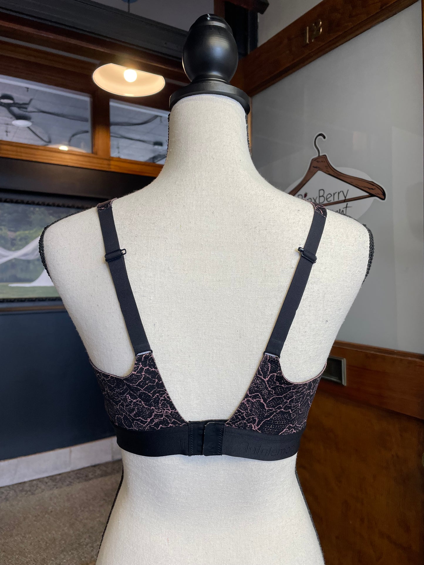 Lululemon Fine Form Bra (36D)
