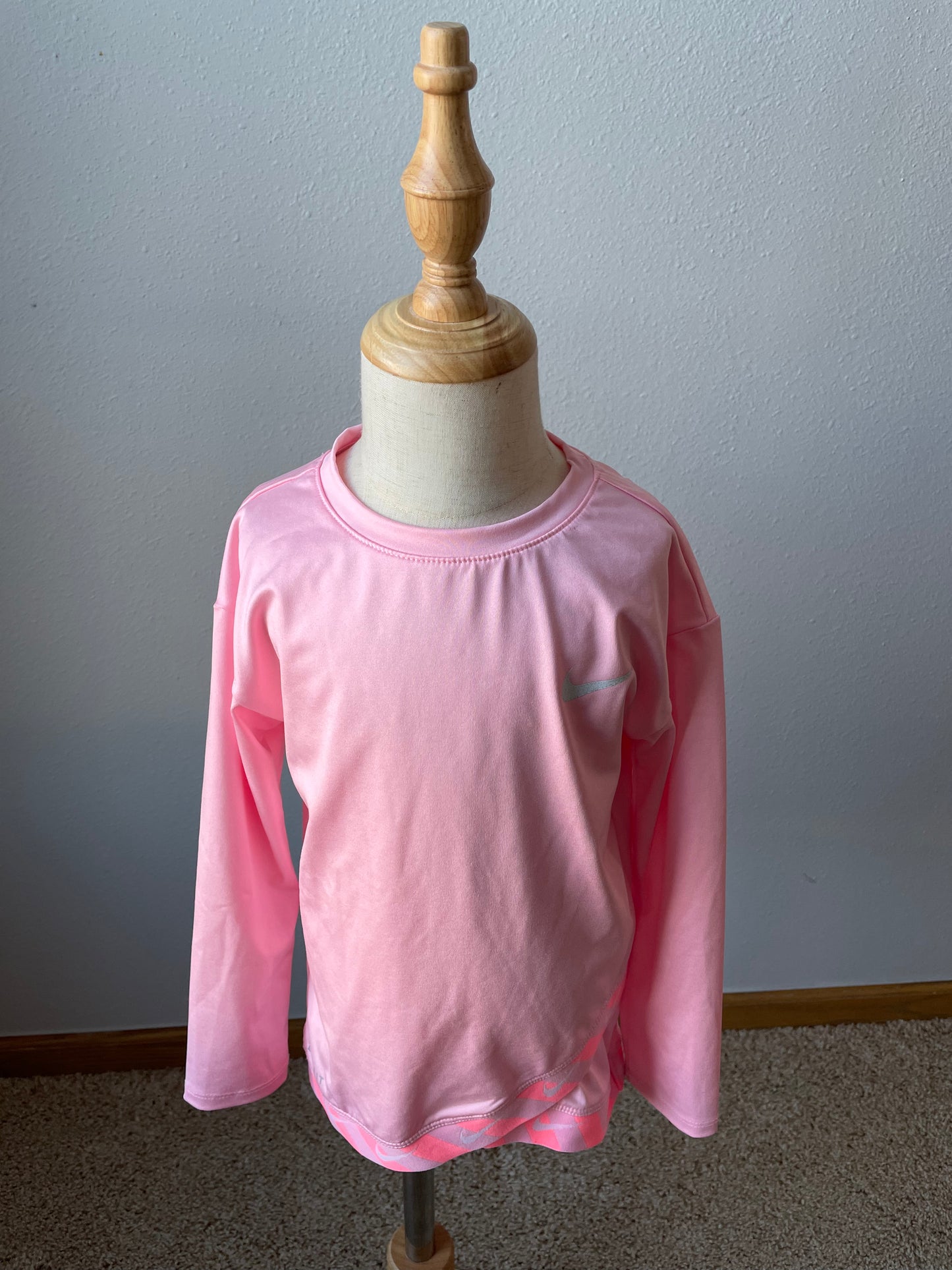 Nike Shirt (YXS)