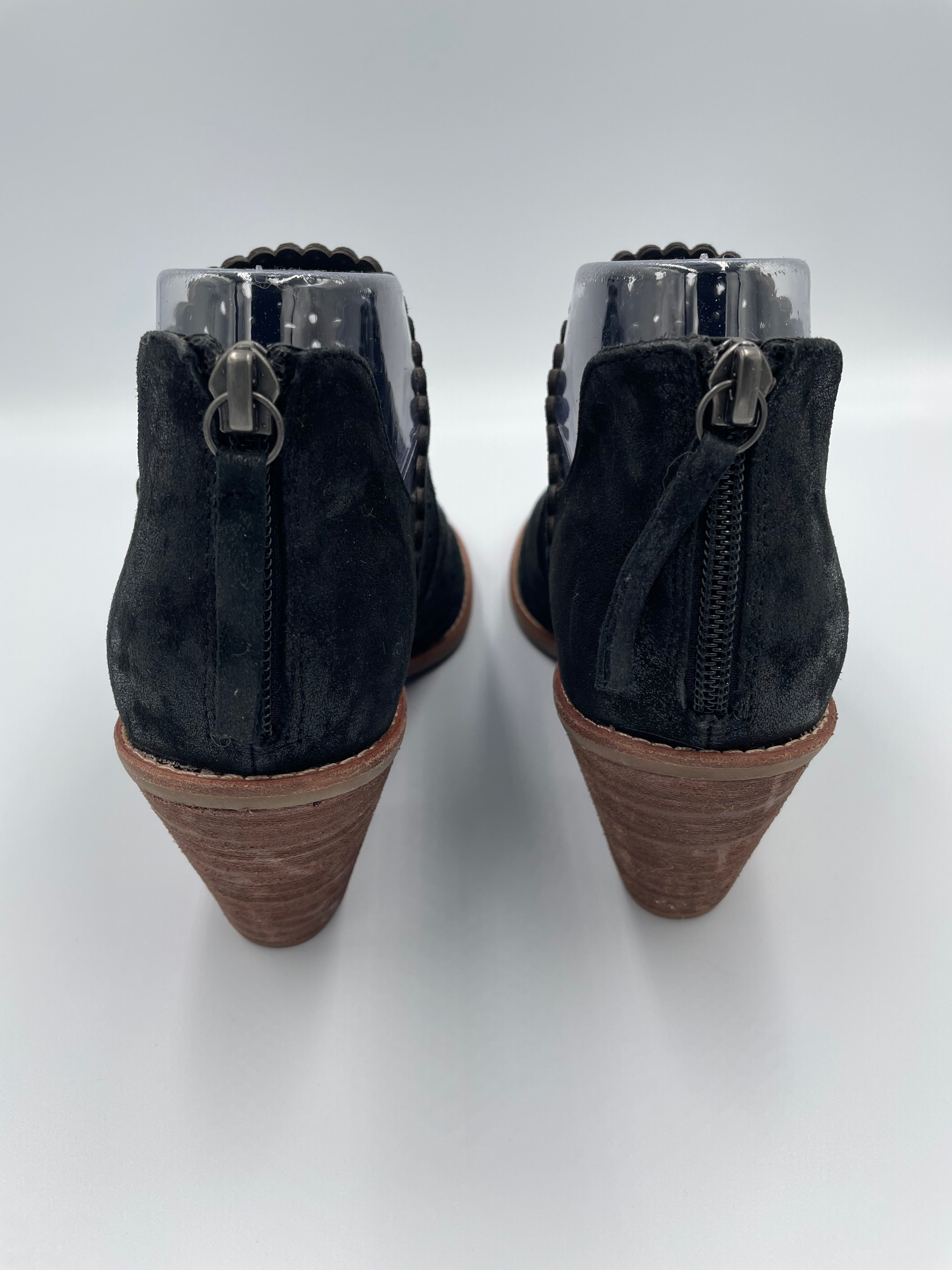 Sofft Women's Millard Open Toed Booties (7)