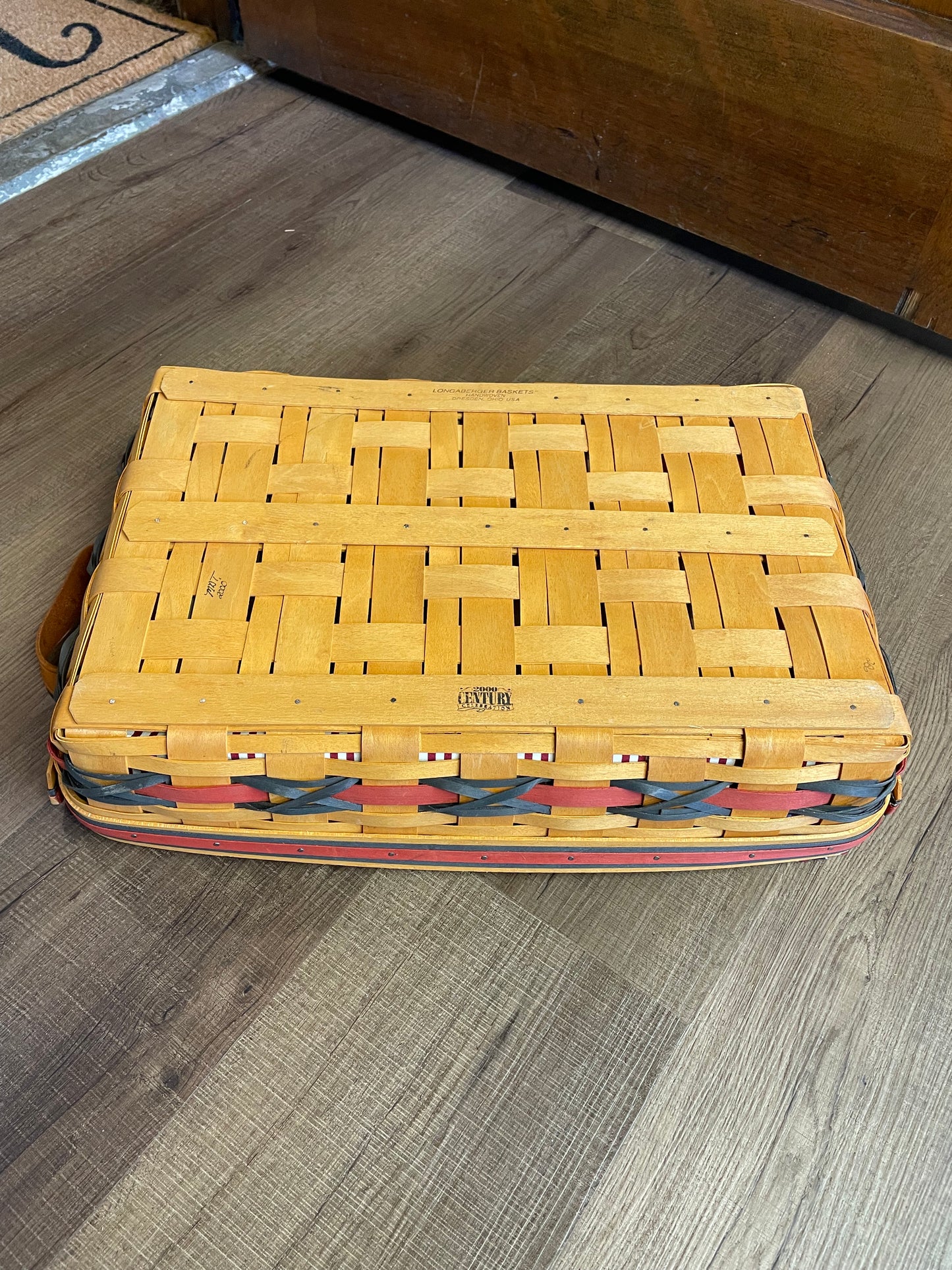 Longaberger Serving Basket w/All American Liner and Plastic Insert