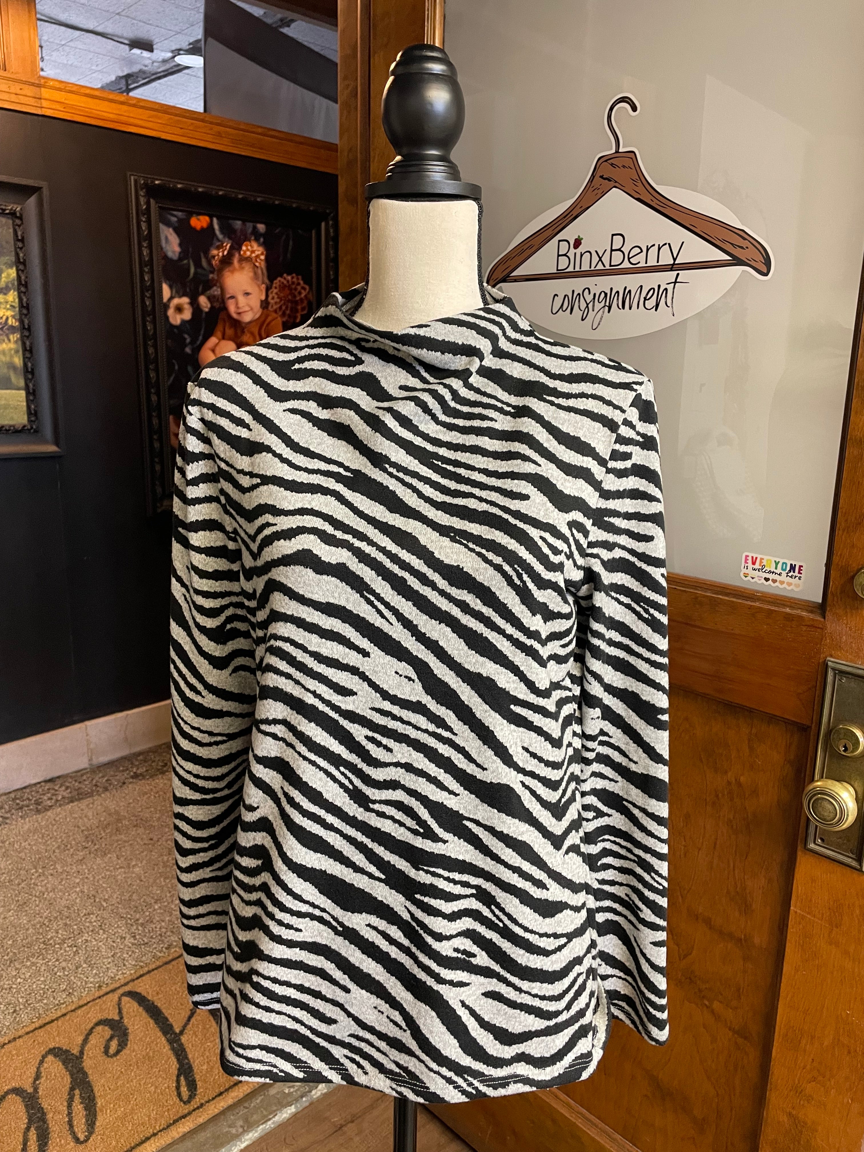 Beach Lunch Lounge Zebra Women's Top (M) - BinxBerry Consignment