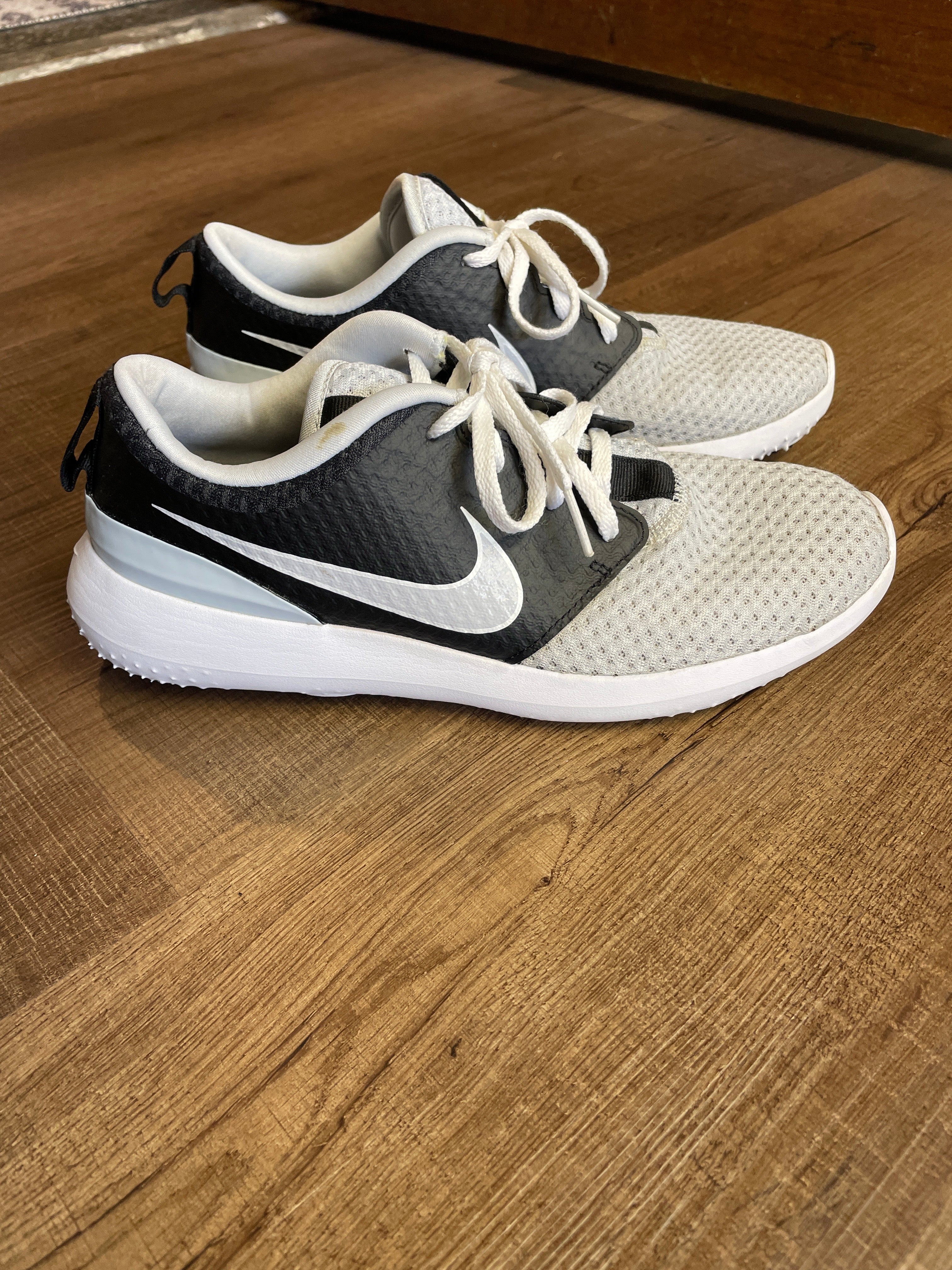 Nike Roshe G Golf Women's Spikeless Golf Shoes (8.5)