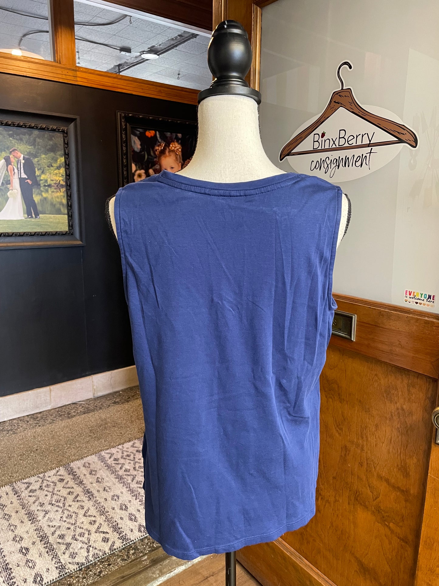 Tommy Bahama Sleeveless Top (L)