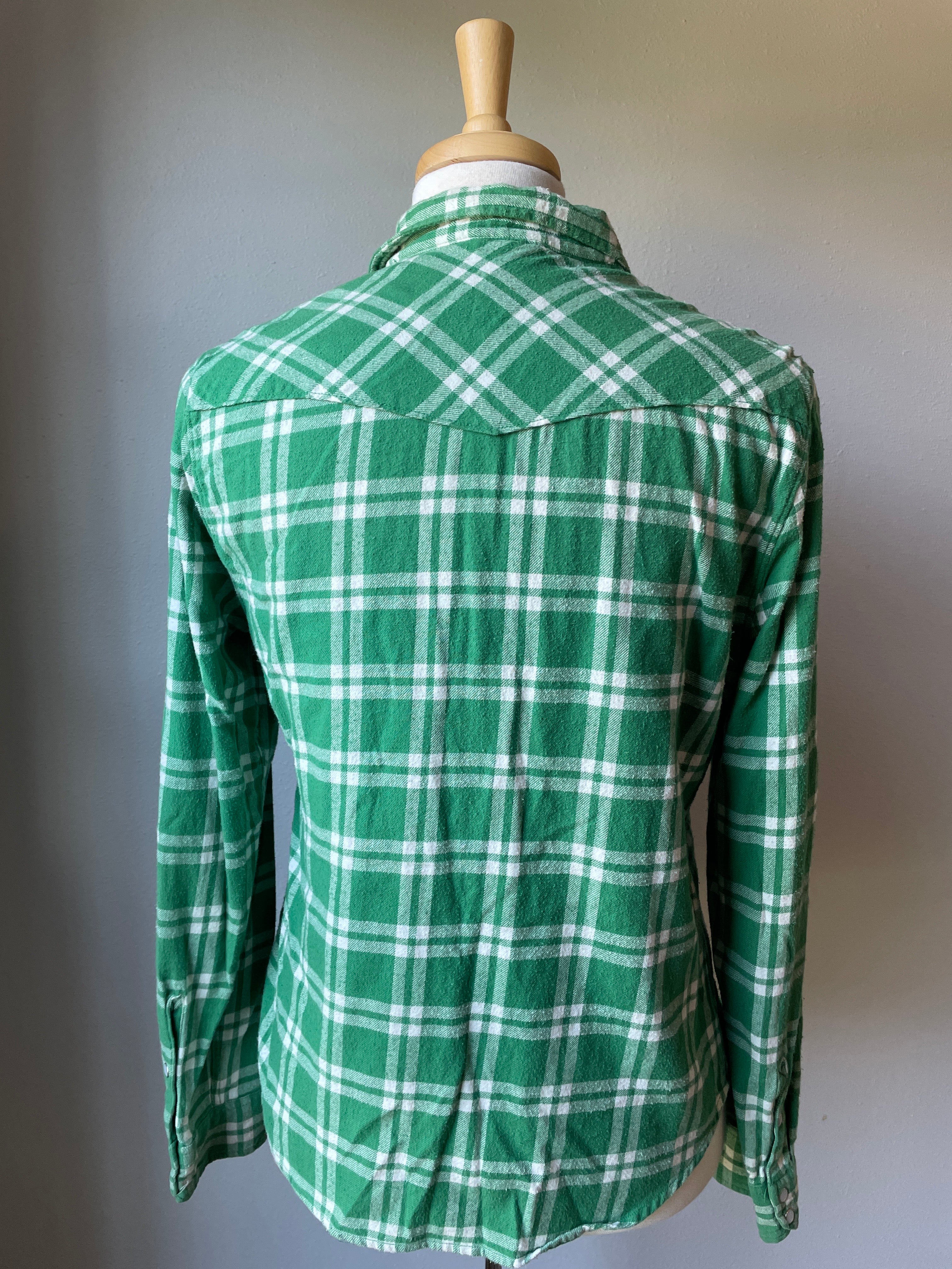 Vintage Levi's Men's Pearl Snap Flannel Shirt (M)