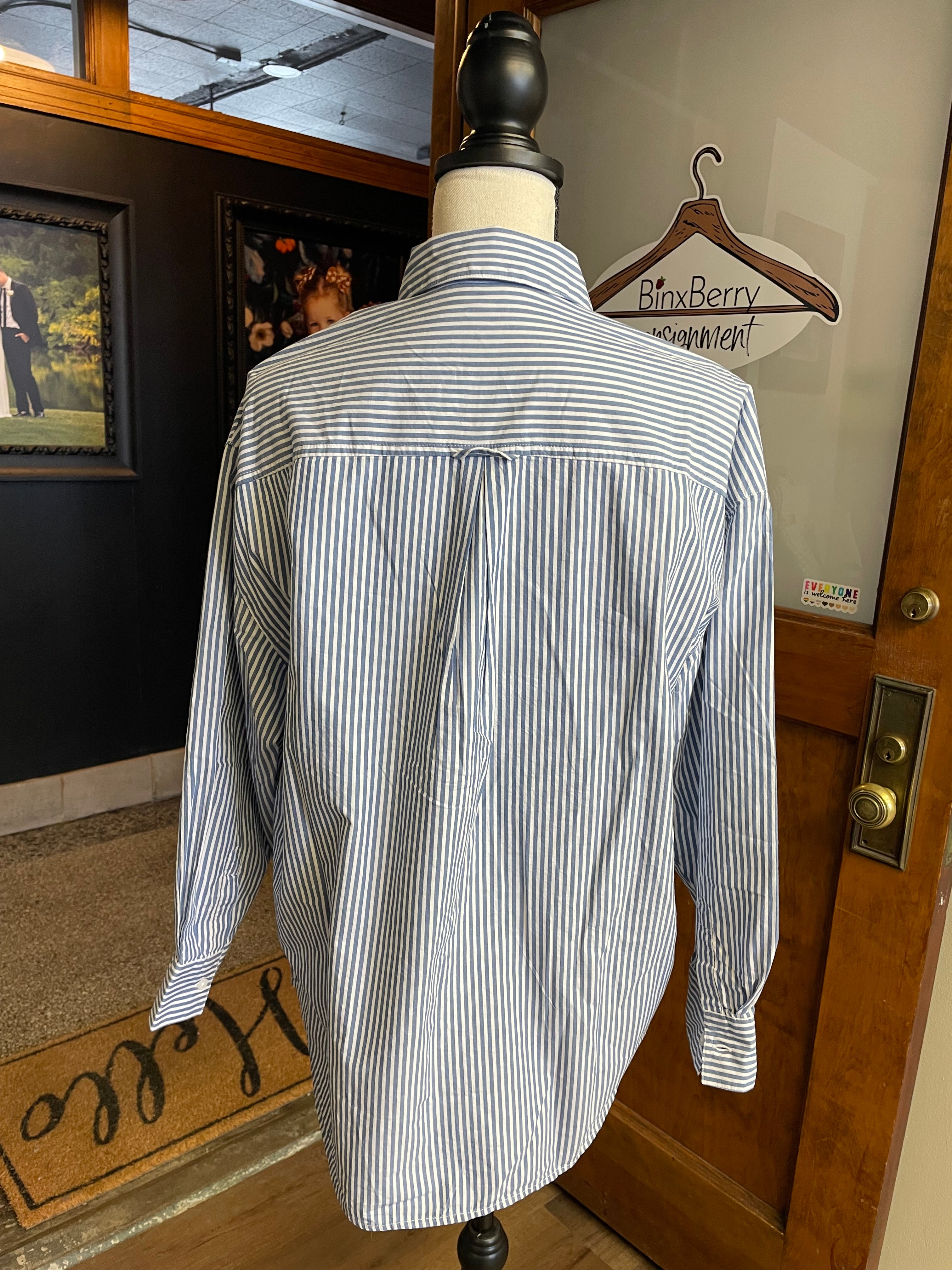 Old Navy Women's "The Boyfriend Shirt" (S)