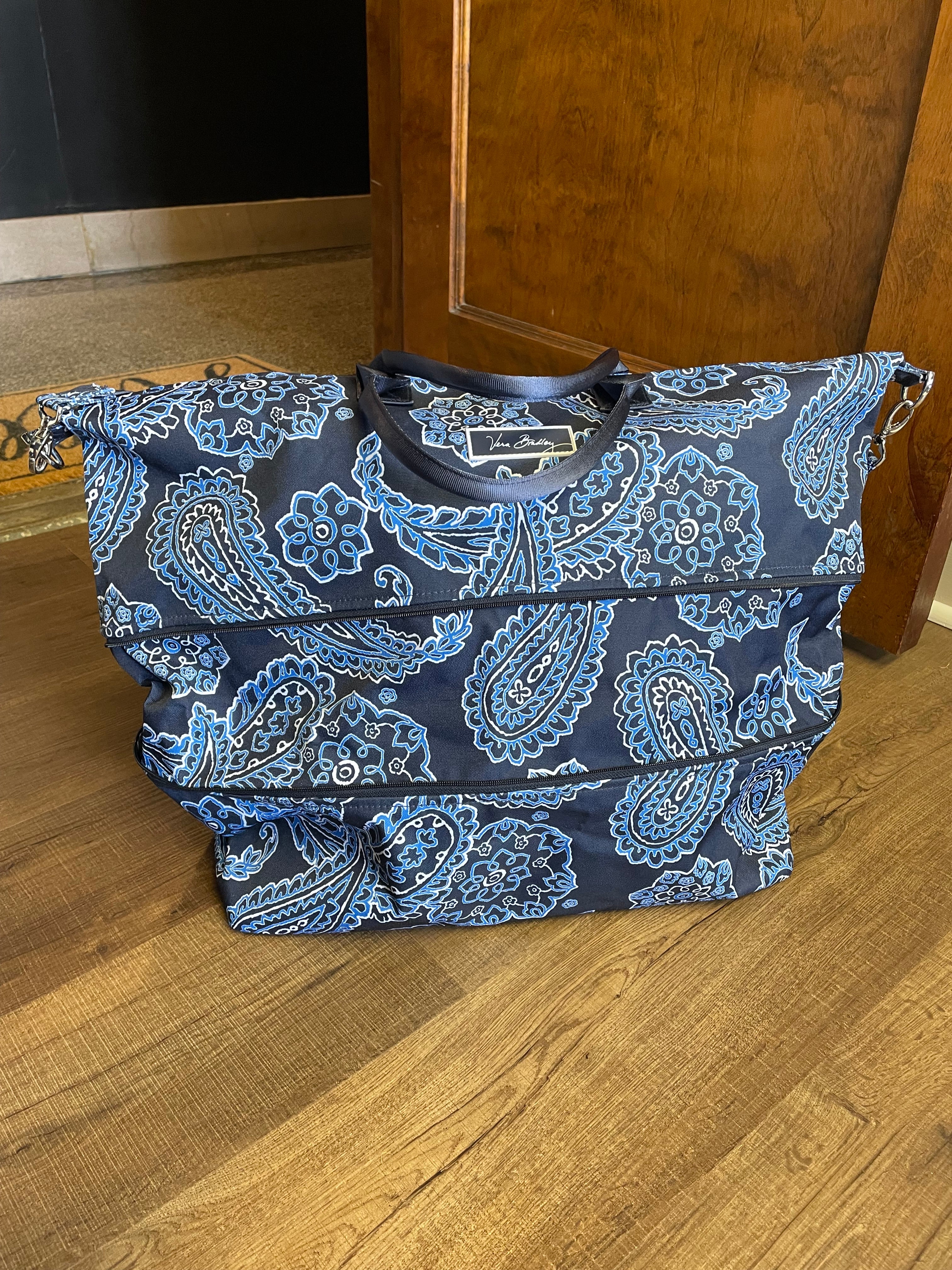 Vera Bradley Lighten Up Expandable Blue Bandana Travel Bag