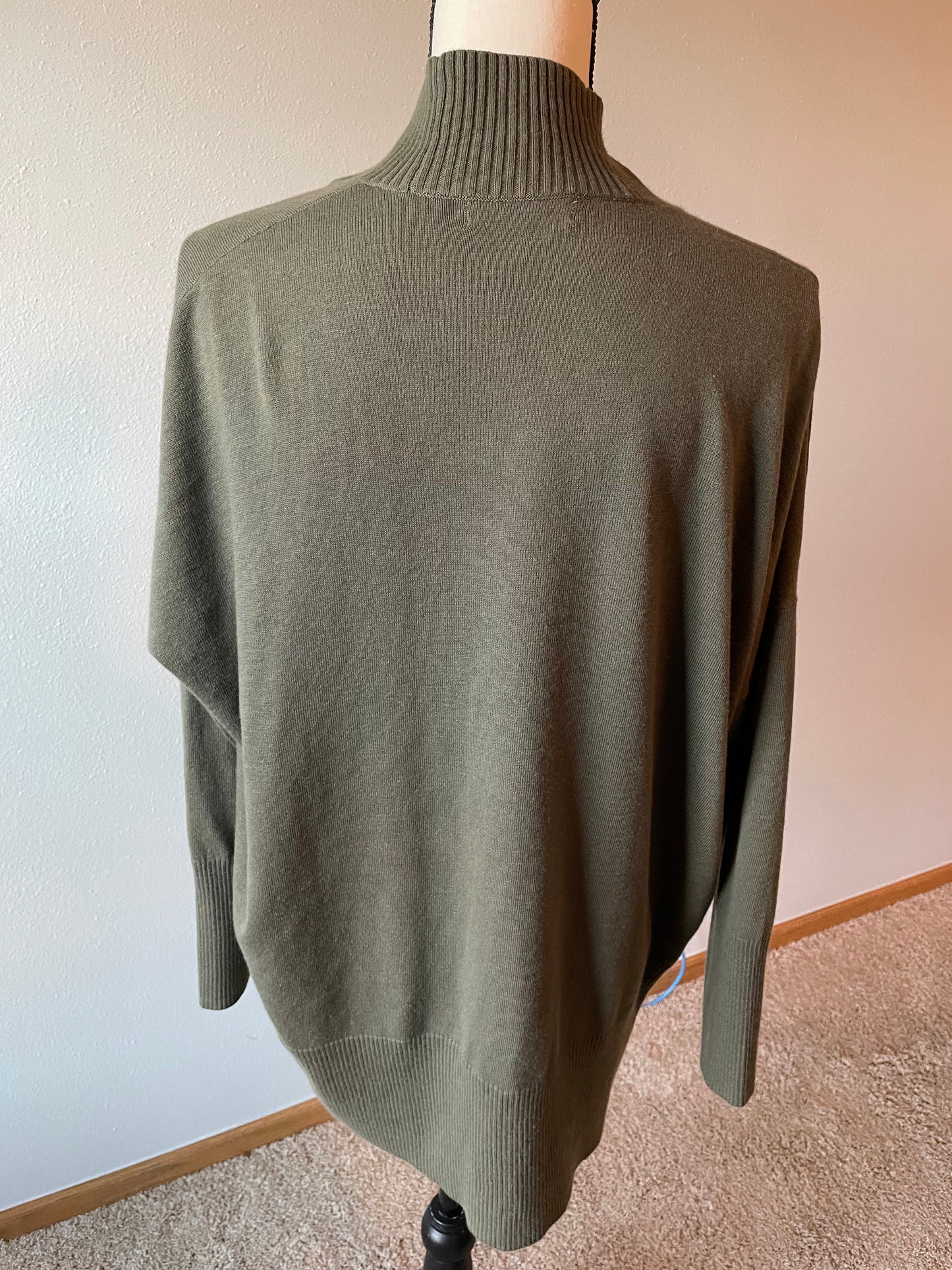 Chelsea 28 Olive Button Cardigan (XS/S)